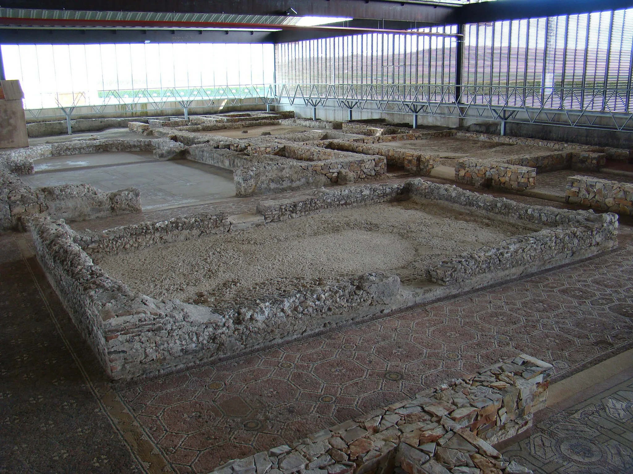 Photo showing: Villa romana de Almenara de Adaja, provincia de Valladolid (España). Vista parcial del yacimiento.