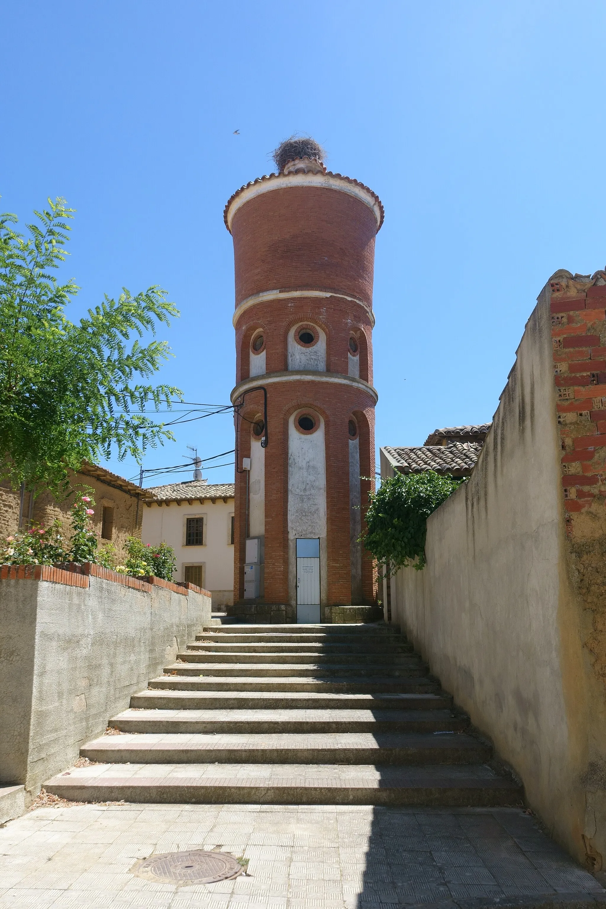 Photo showing: Depósito de agua en Saelices de Mayorga (Valladolid, España).