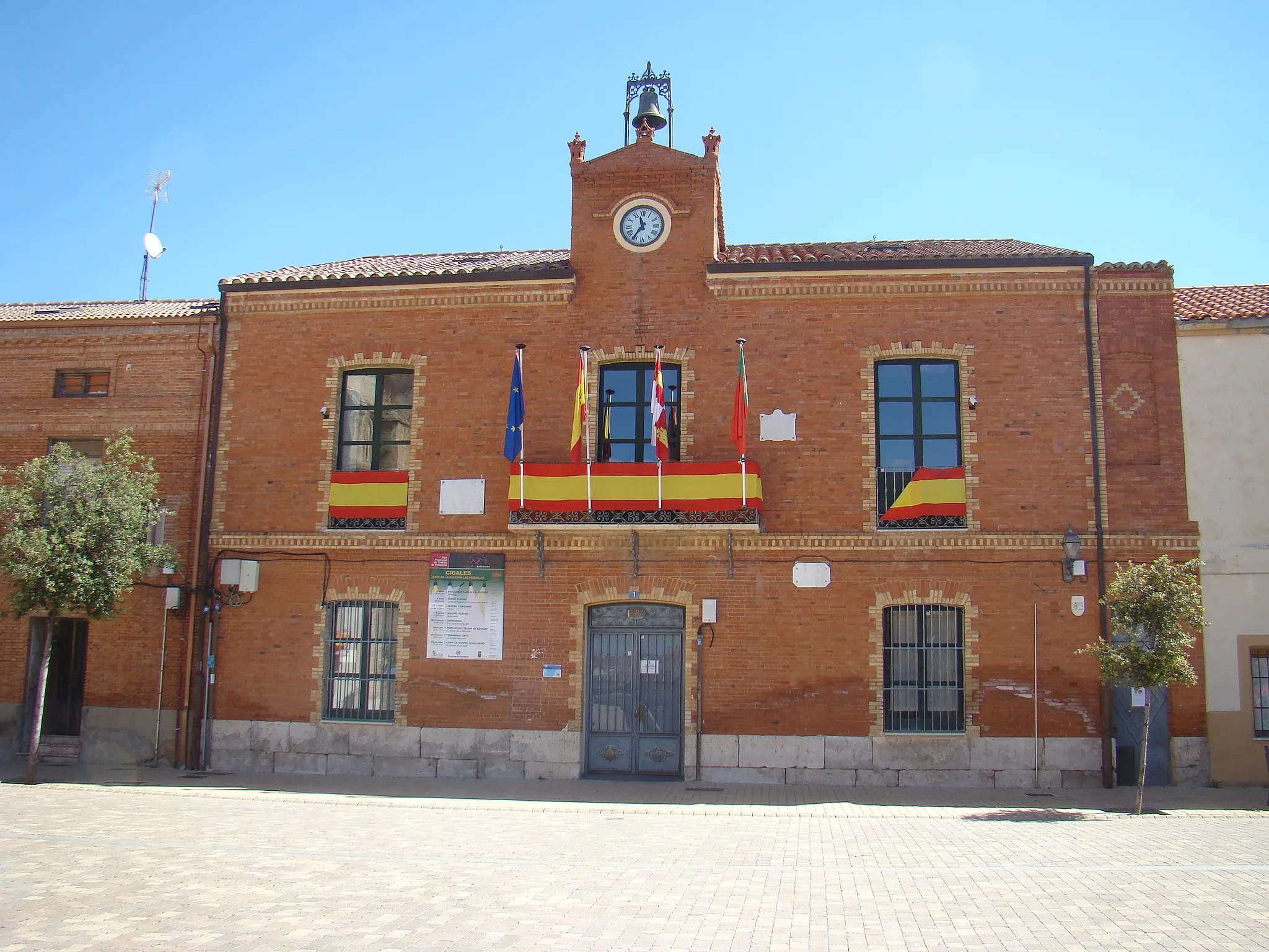 Photo showing: Casa Consistorial o Ayuntamiento de la ciudad de Cigales (Valladolid, España).