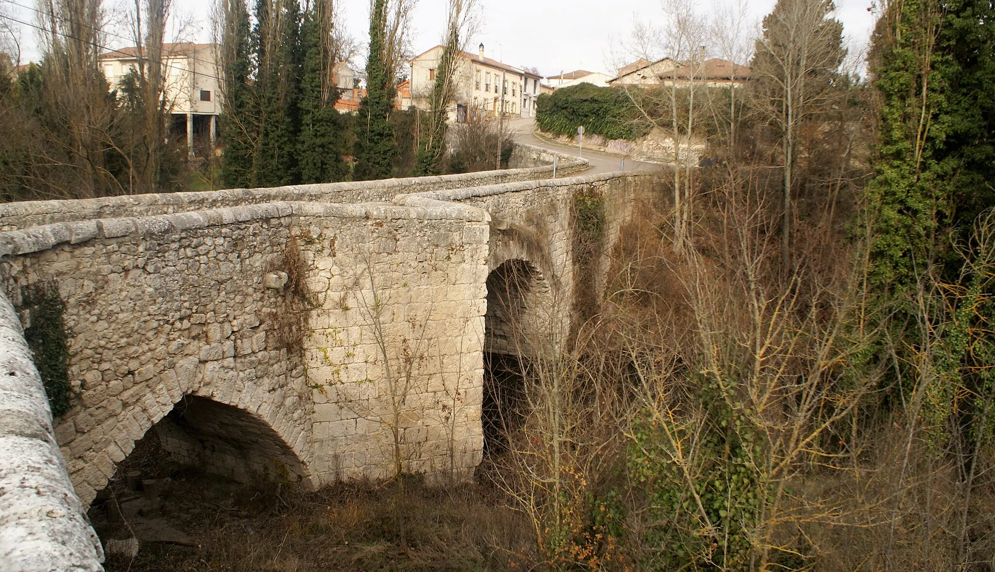 Photo showing: Bridge over the Cega River in Cogeces de Íscar, Valladolid, Spain.
