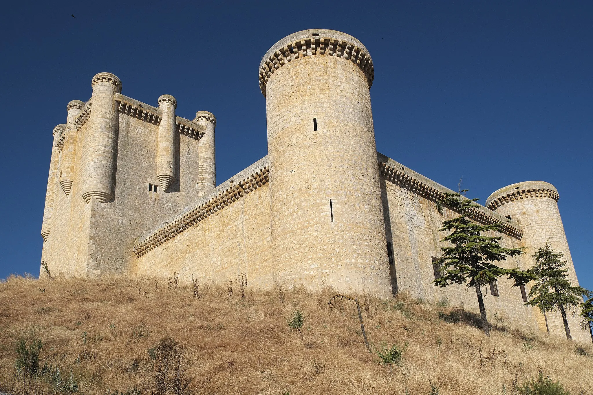 Photo showing: Castillo de los Enríquez, Burg von Torrelobatón in Torrelobatón in der Provinz Valladolid (Kastilien-León/Spanien)