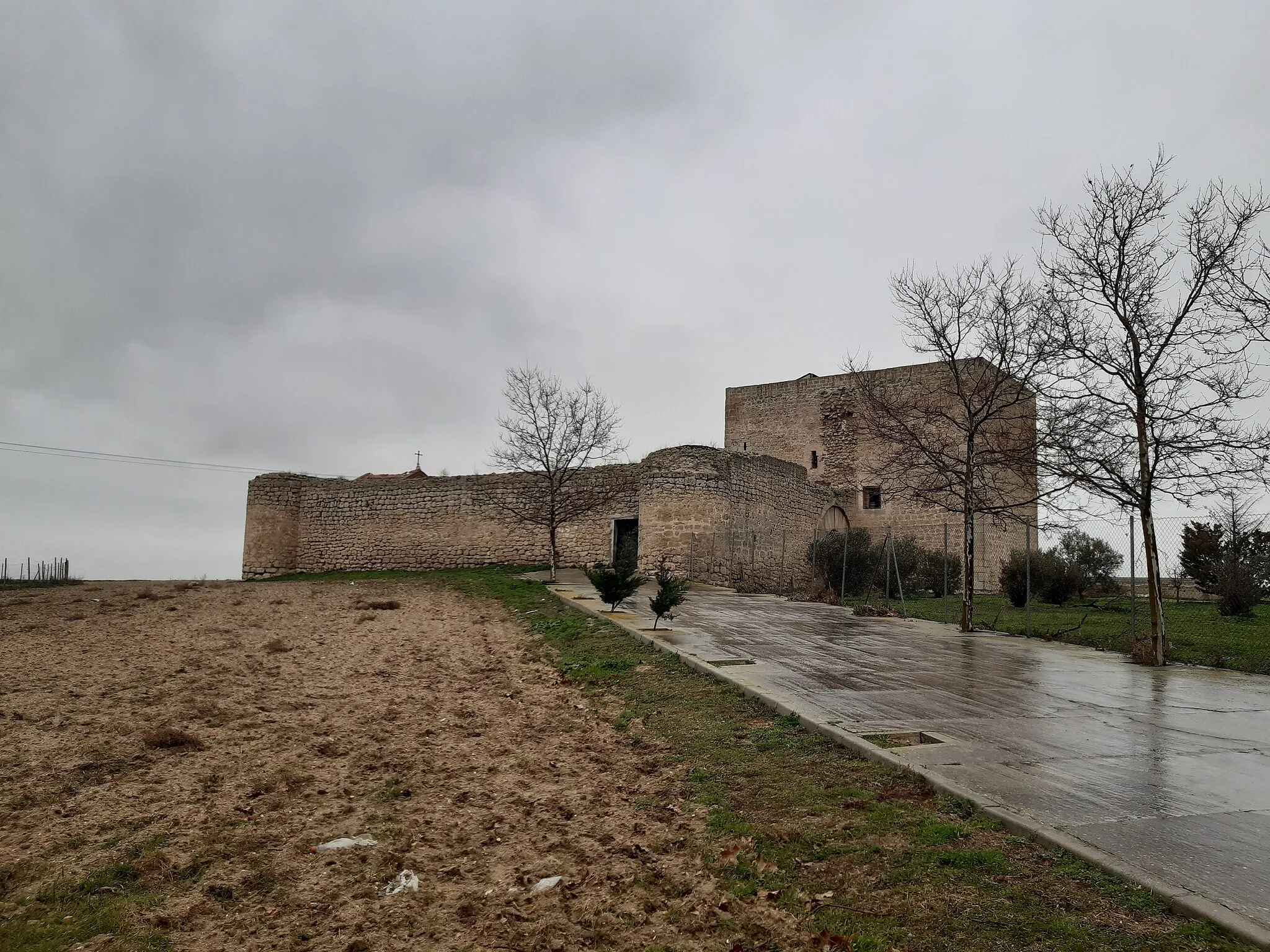Photo showing: Castillo de Fuente el Sol construido por Álvaro de Bracamonte a principios del siglo XV.