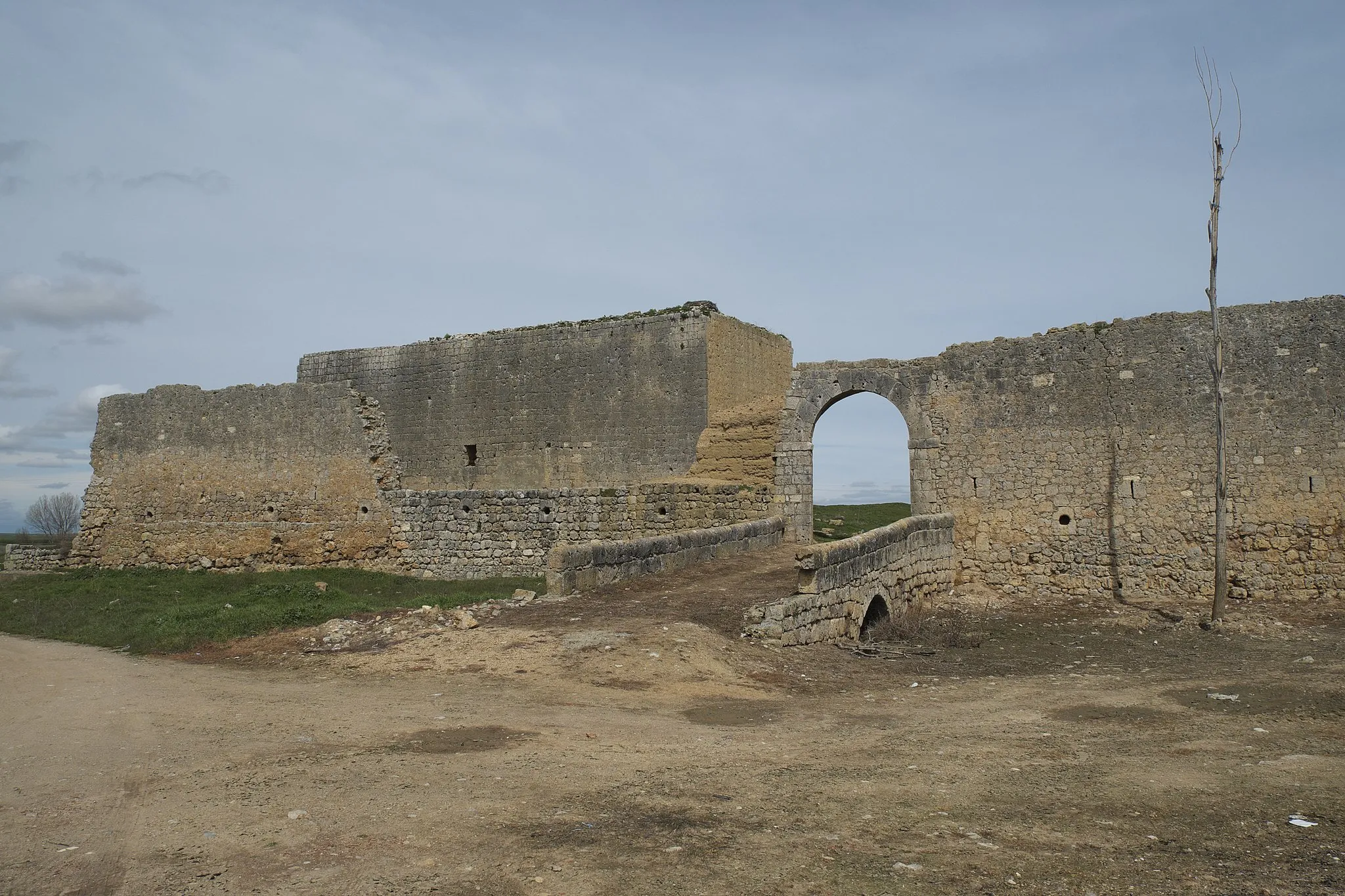 Photo showing: Castillo de Villagarcía de Campos, Palacio de los Quijada, in Villagarcía de Campos in der Provinz Valladolid (Kastilien-León/Spanien), Burgruine