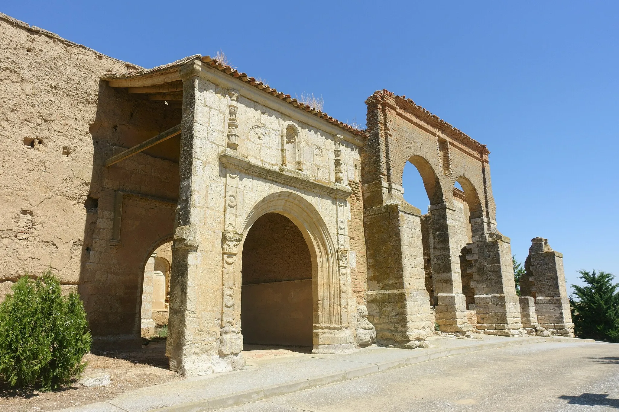 Photo showing: Ruinas de la iglesia de San Juan, Moral de la Reina (Valladolid, España).