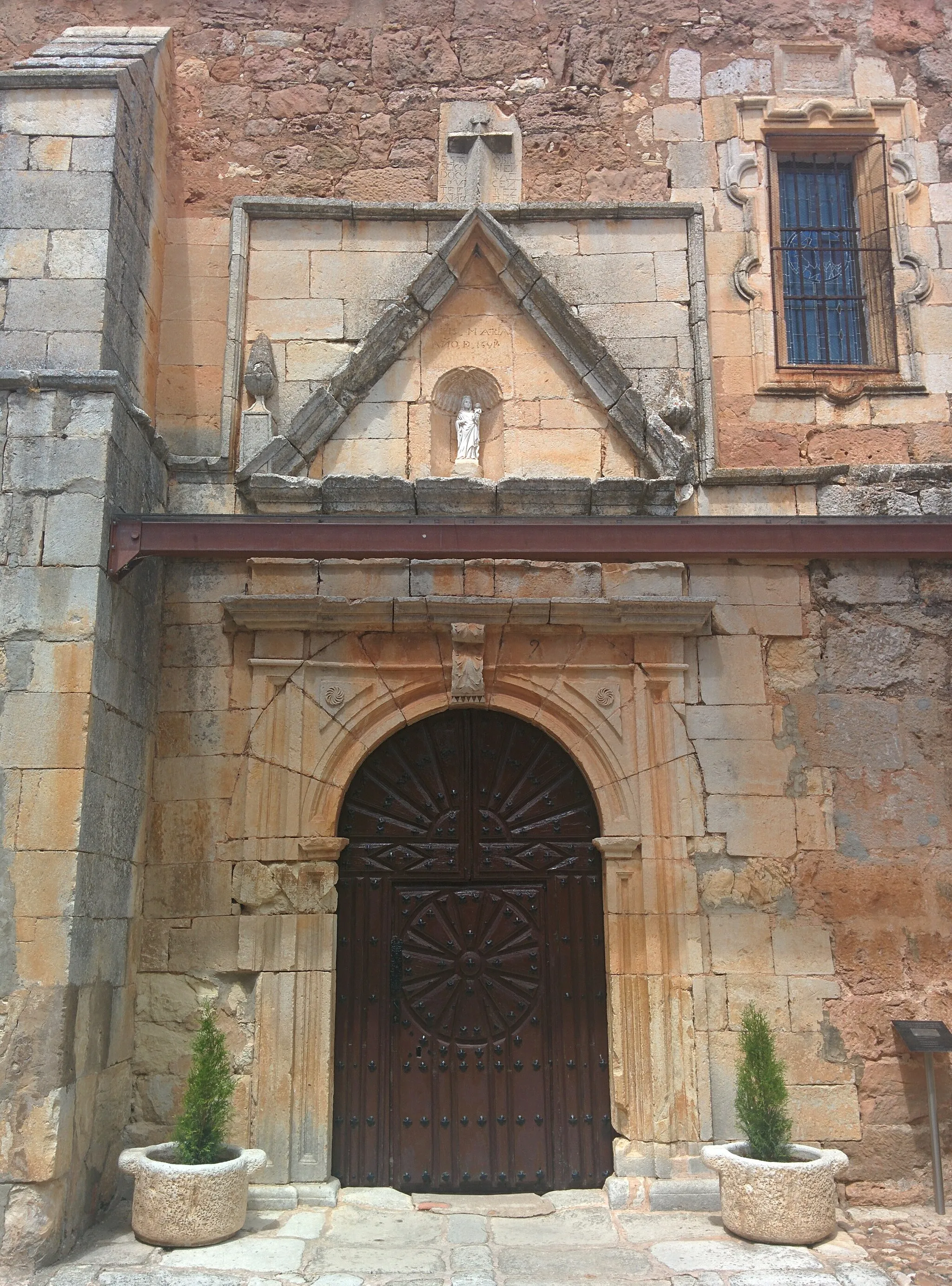 Photo showing: Iglesia de Nuestra Señora de la Asunción, en La Vid de Ojeda (Palencia, España).