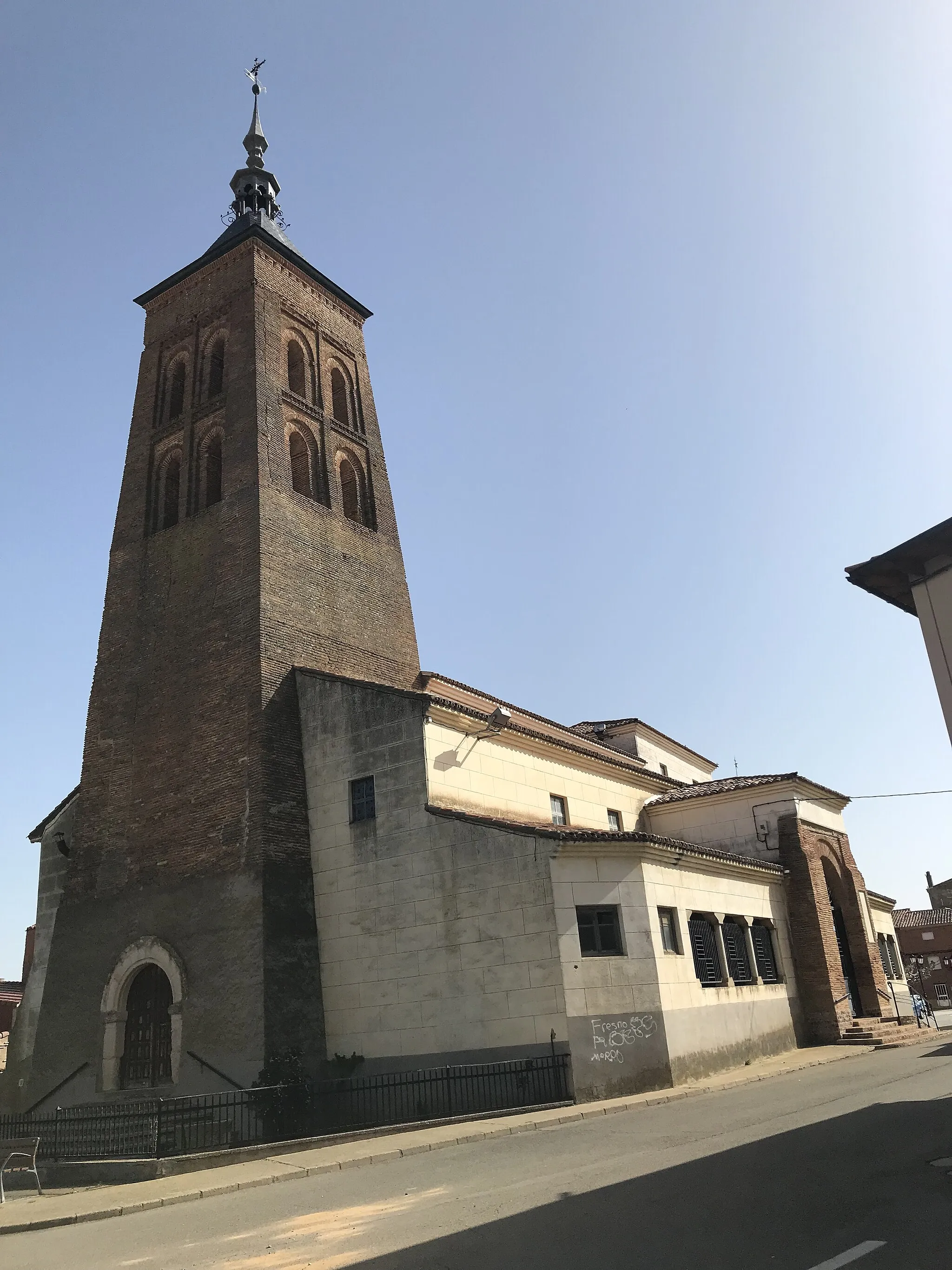 Photo showing: Iglesia de Fresno de La Vega