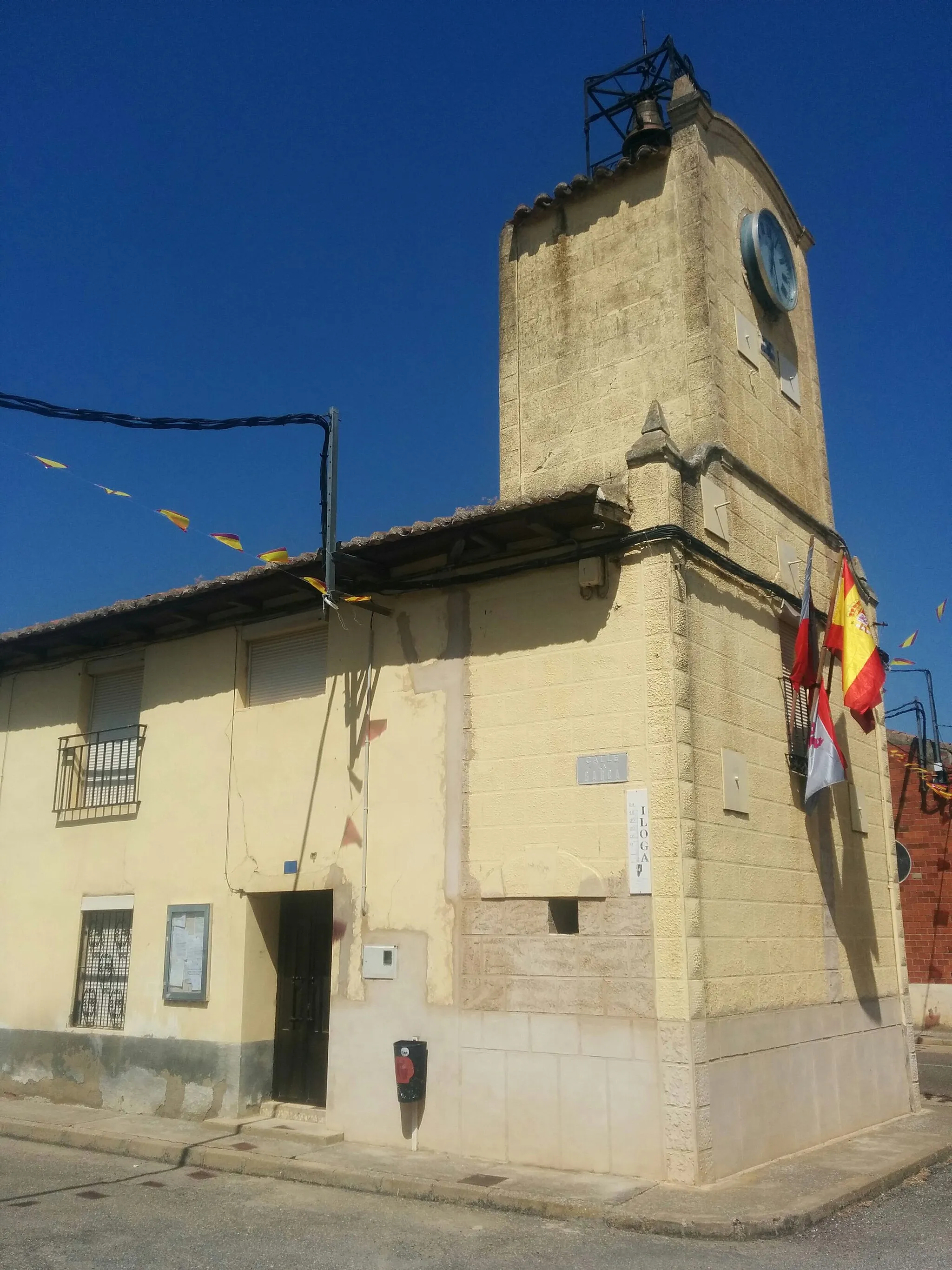 Photo showing: lateral de la Torre del reloj de Villafer