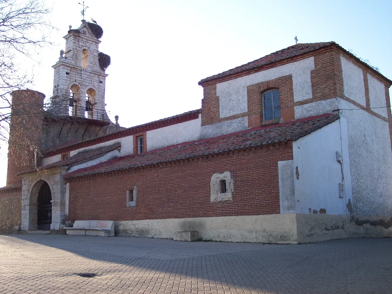 Photo showing: Vista de la iglesia de la localidad de Sariegos (León)