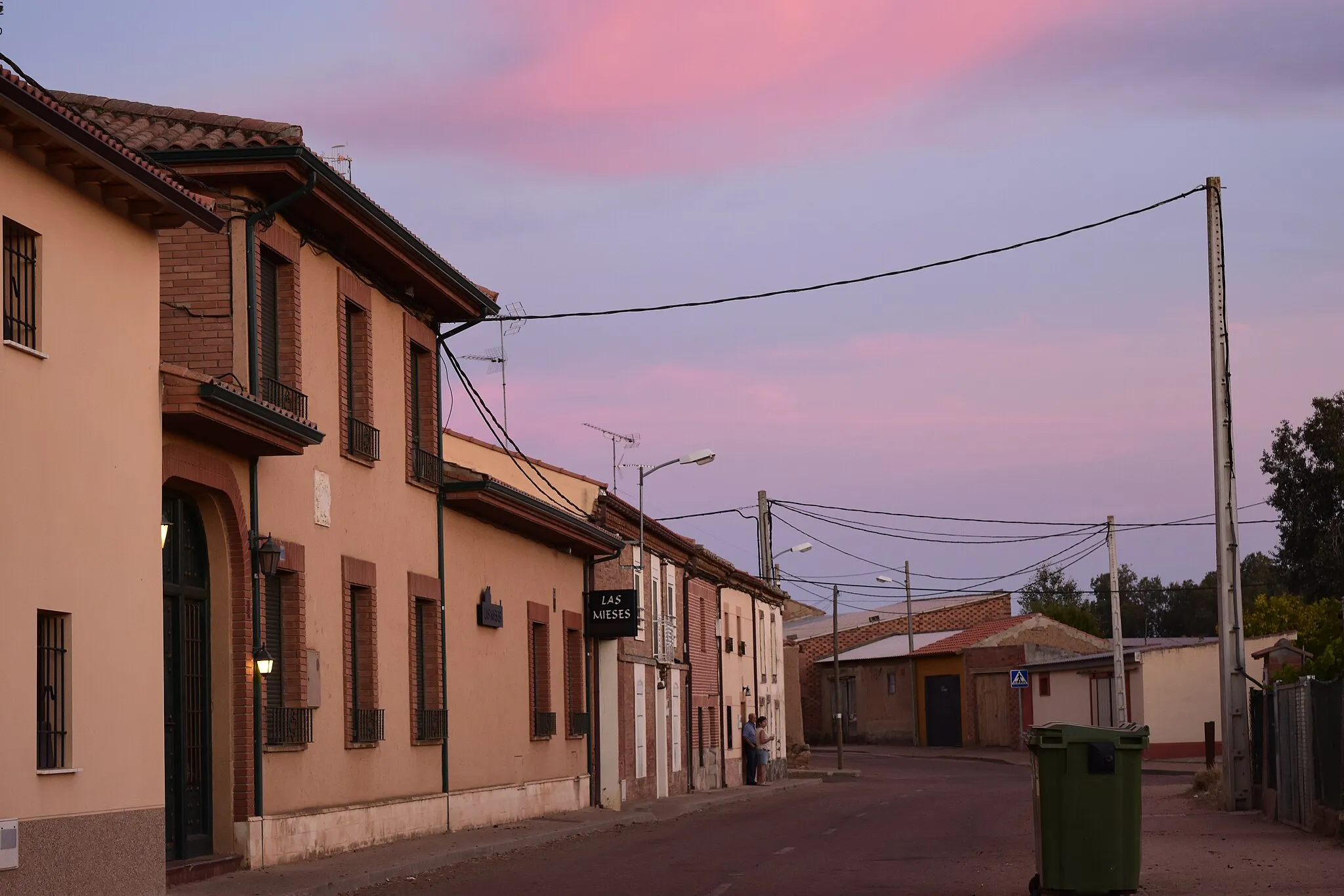 Photo showing: Calle Cerca, Roales de Campos