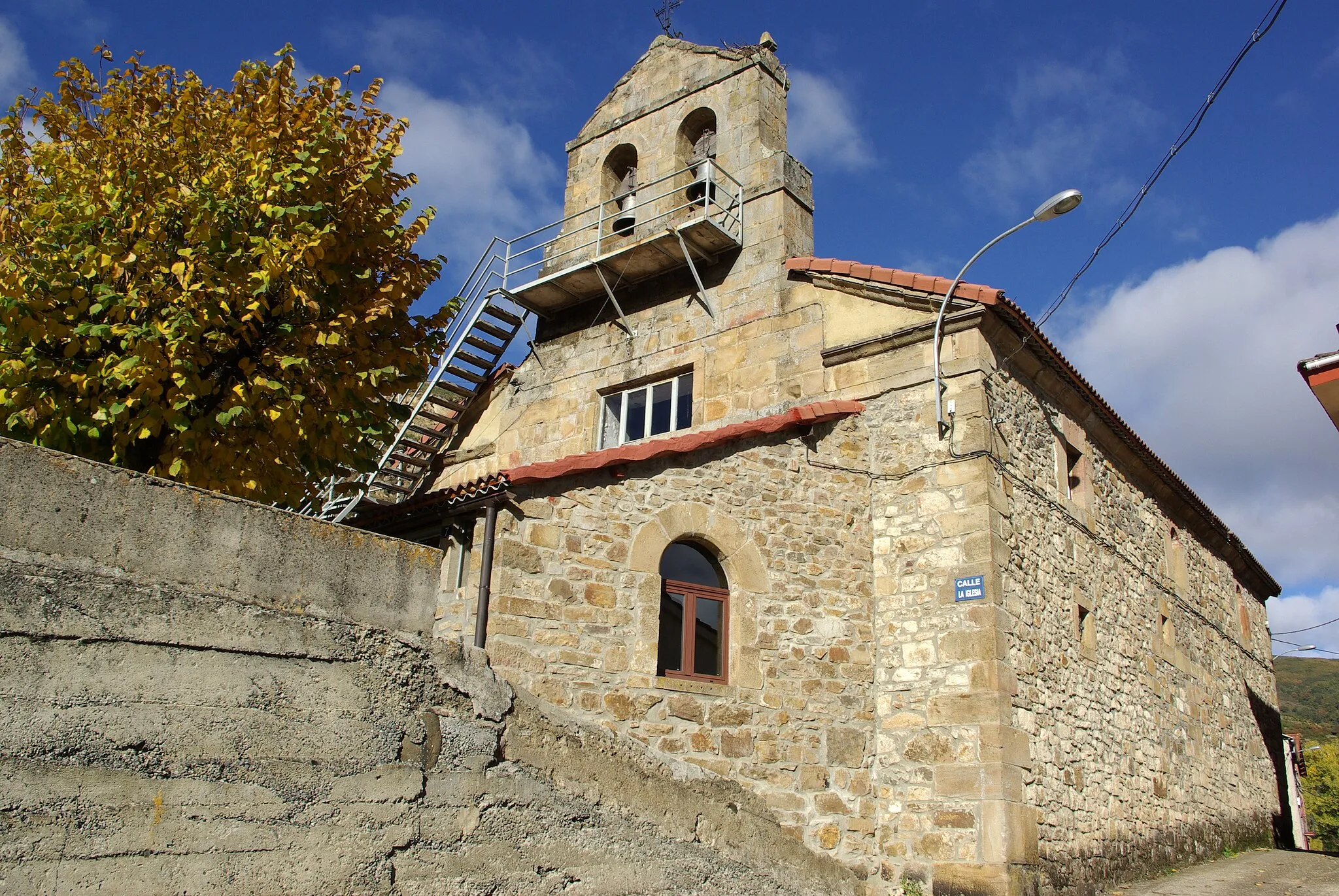 Photo showing: Siero de la Reina parish church, Boca de Huérgano (León, Spain).