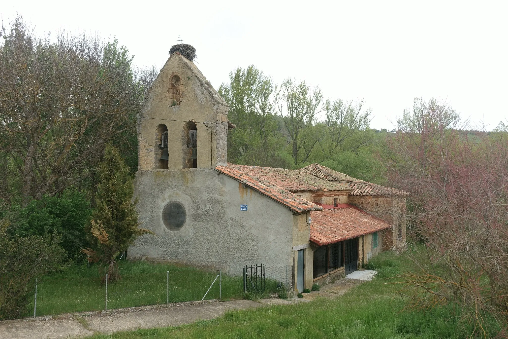 Photo showing: Iglesia de San Pedro Apóstol, Cebanico (León, España).