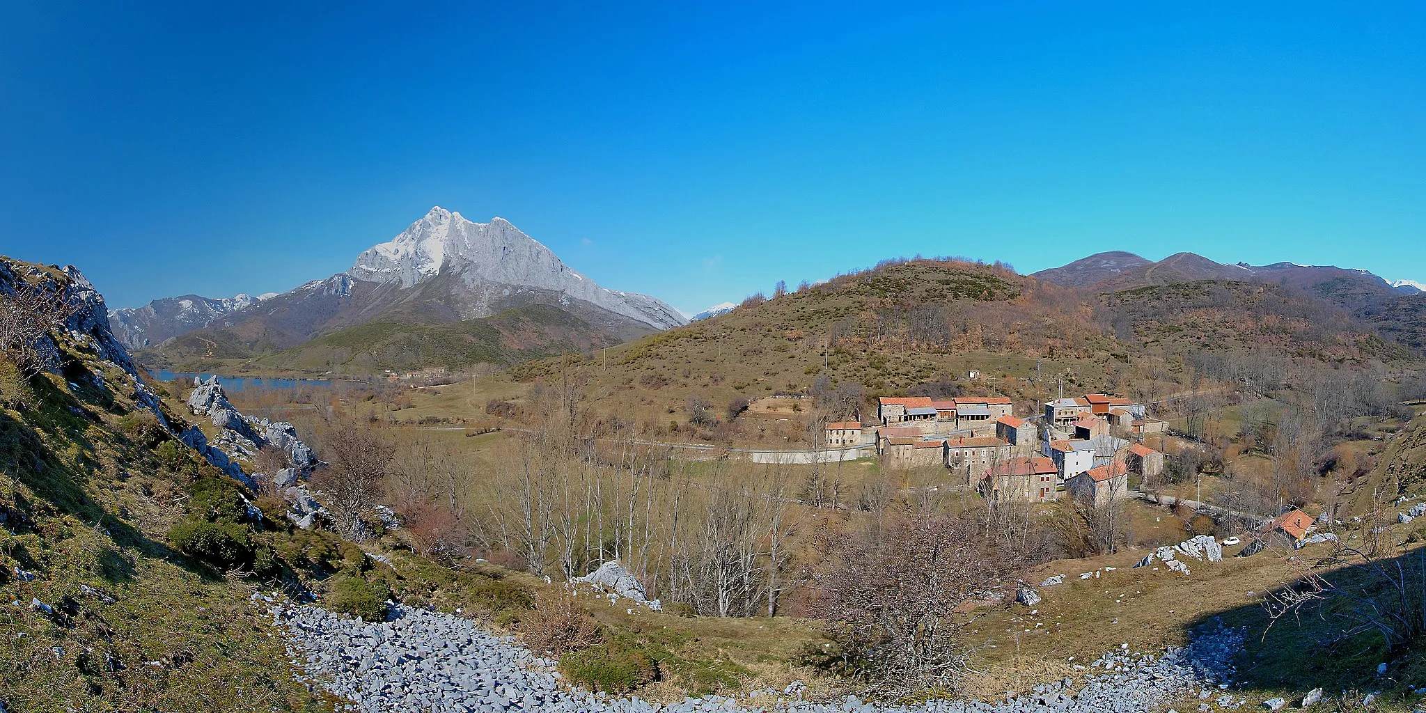 Photo showing: Panorámica de San Cibrián y el Susarón