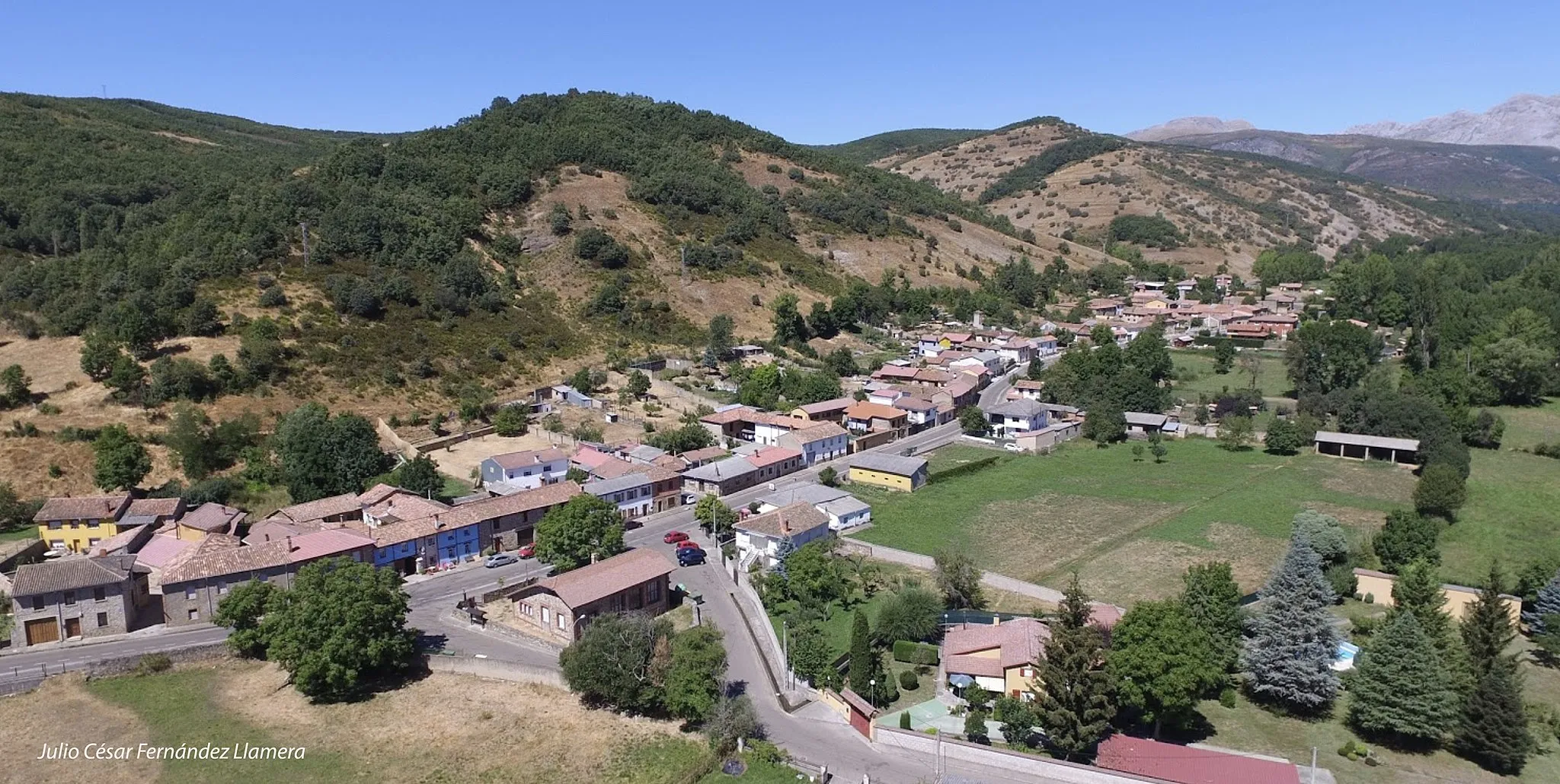 Photo showing: La Cándana de Curueño from the air