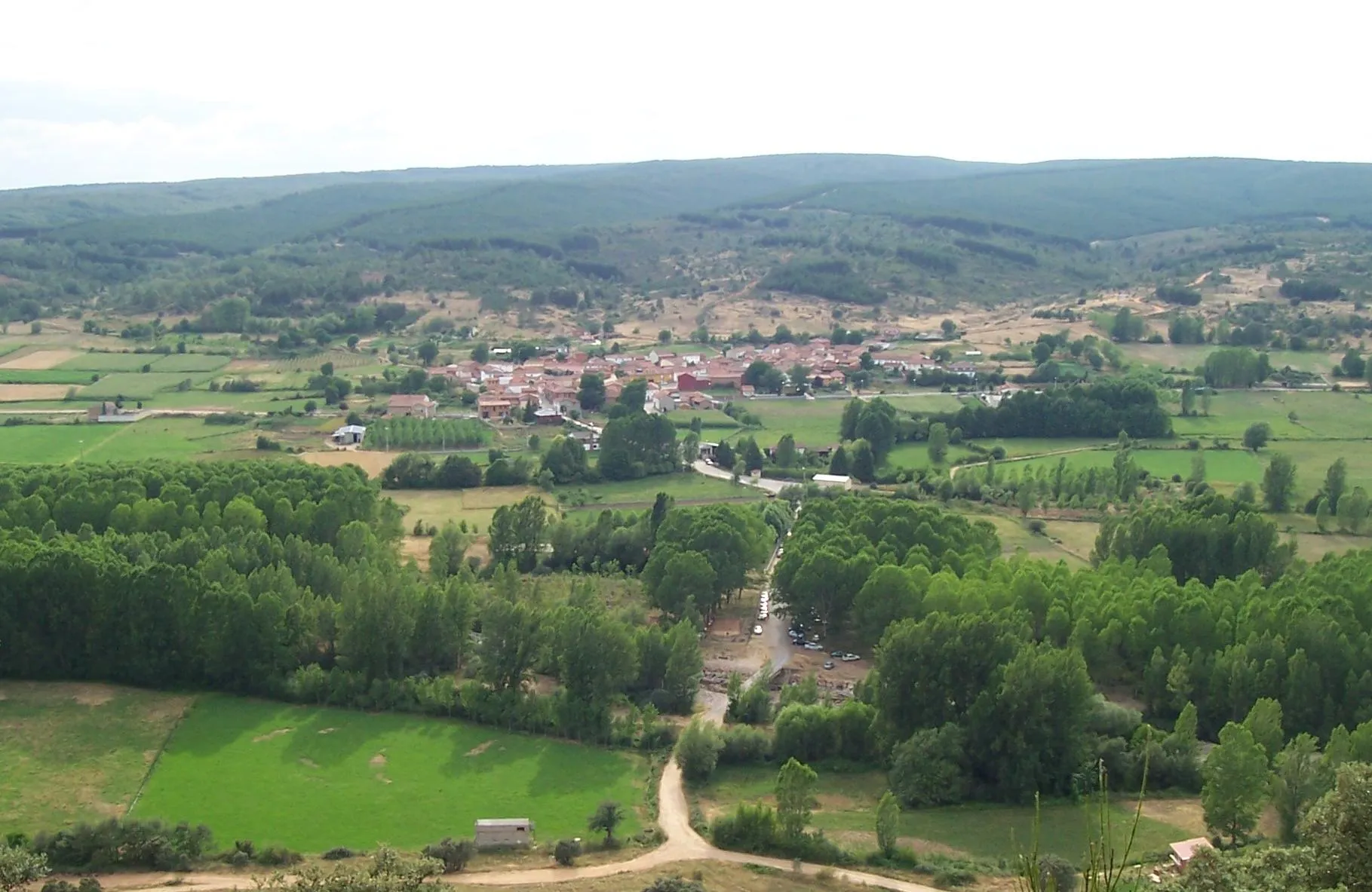 Photo showing: El pueblo de Santa Colomba de Curueño, visto desde la ermita Santa Ana.