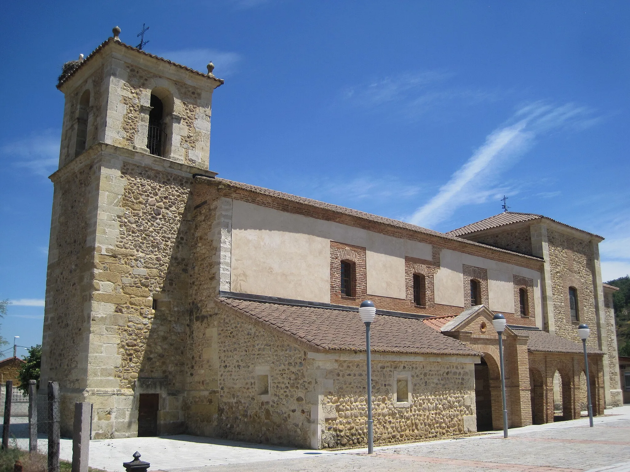 Photo showing: Iglesia de San Juan Bautista, en Cerezales del Condado (León, España).