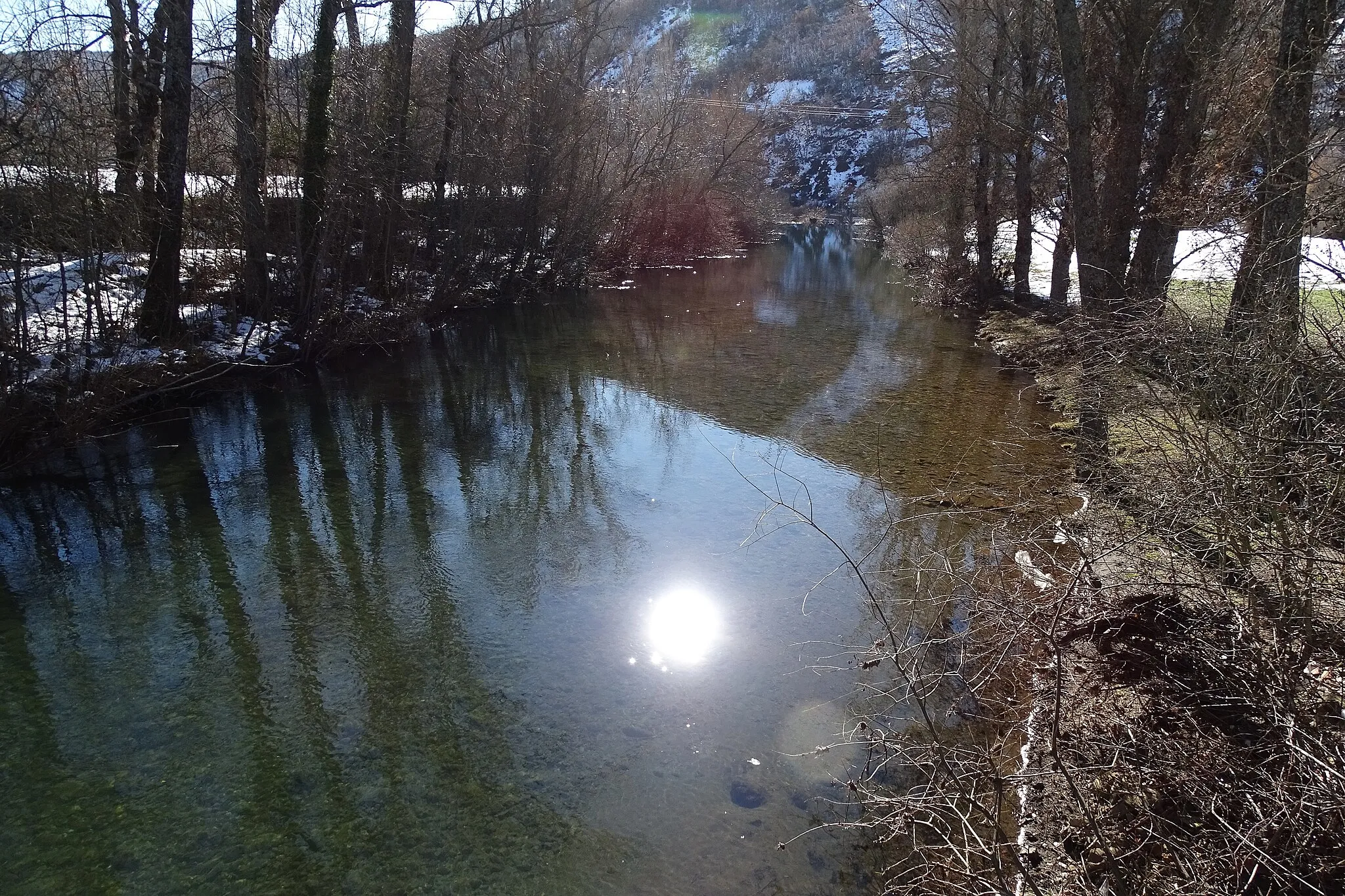 Photo showing: Río Torío desde el cementerio de Matallana de Torío, León, España