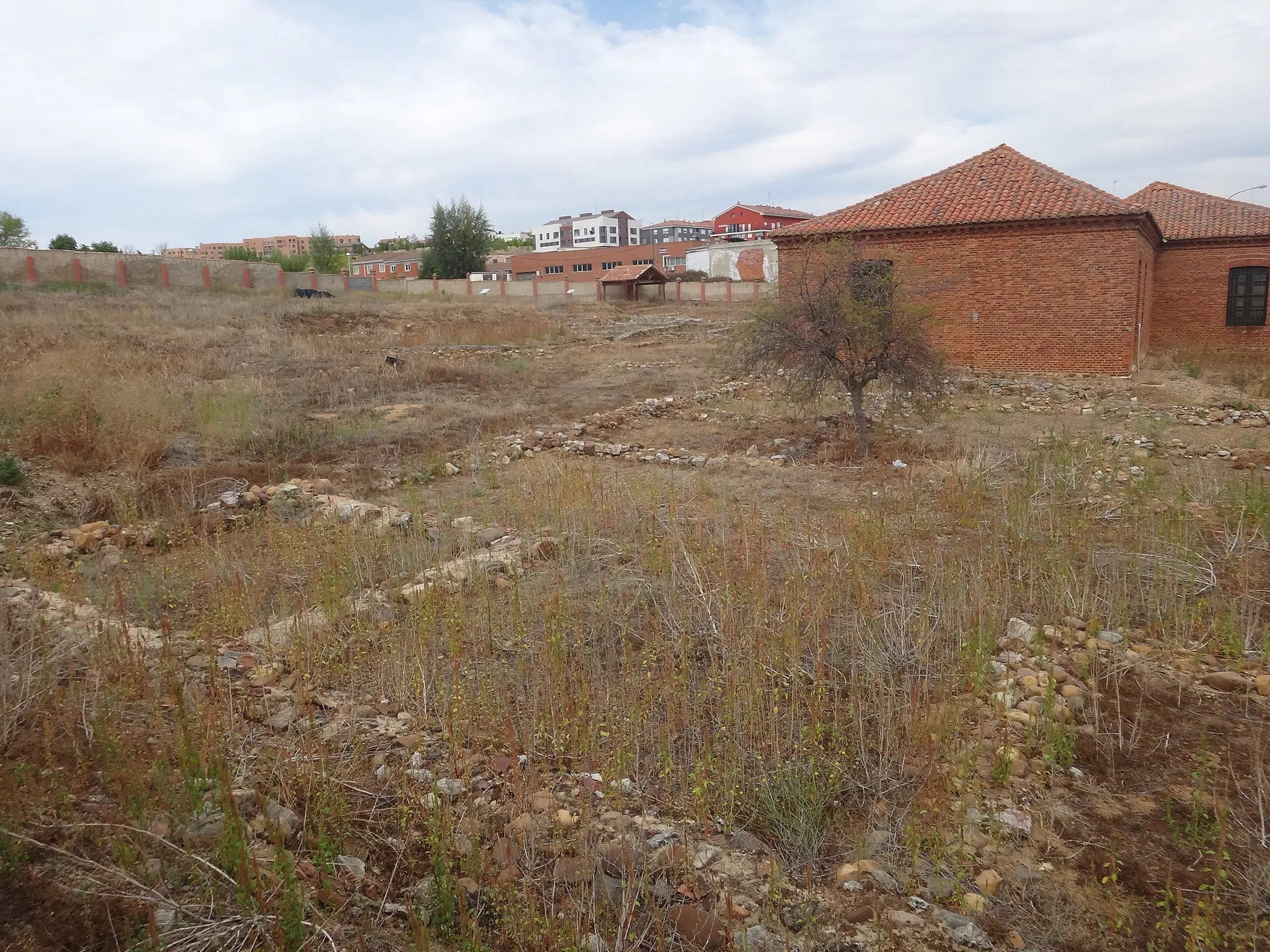 Photo showing: Navatejera Roman Villa ruins, currently (2012) closed to the public.