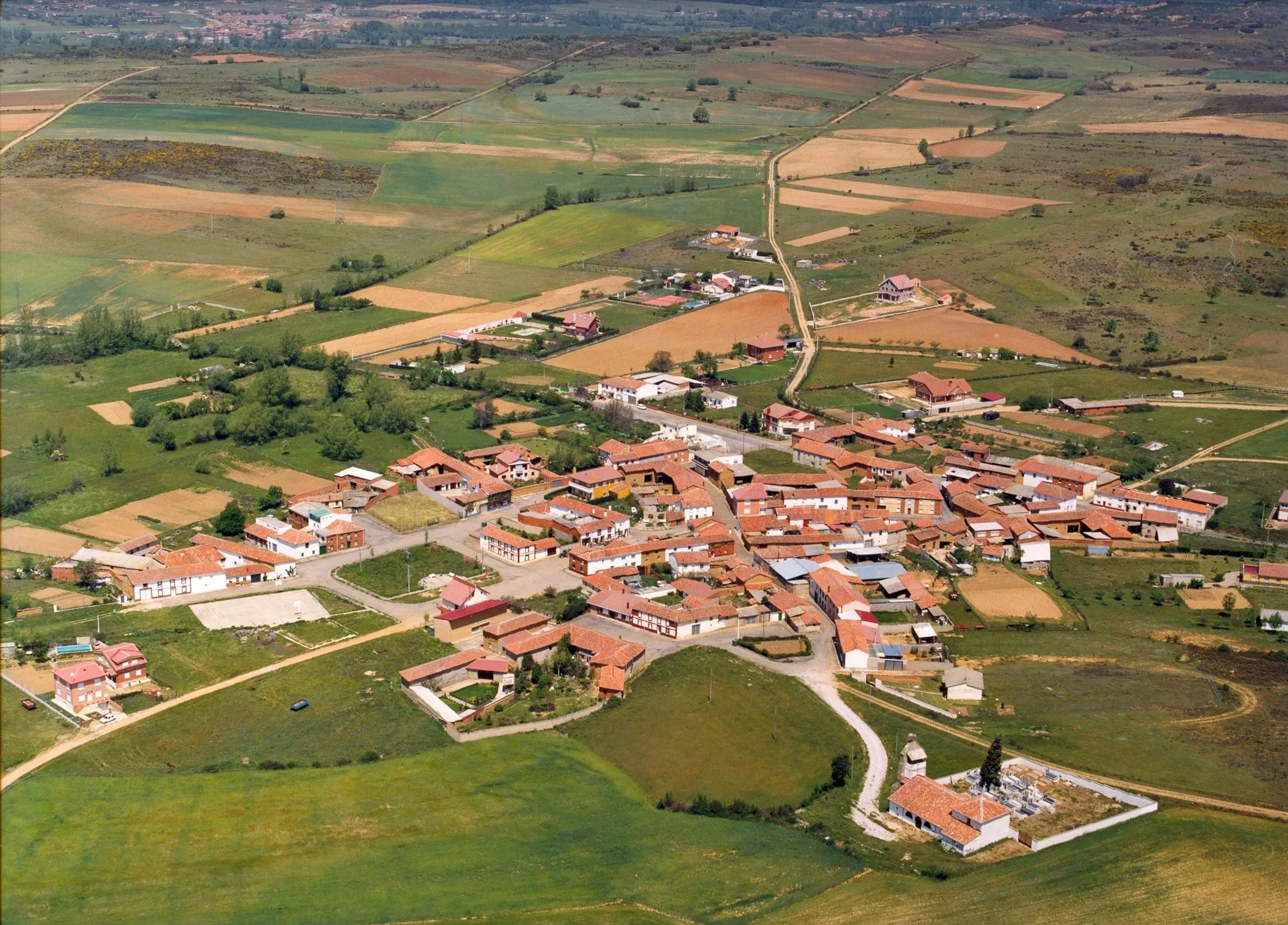 Photo showing: Vista aérea Villavente de la Sobarriba.