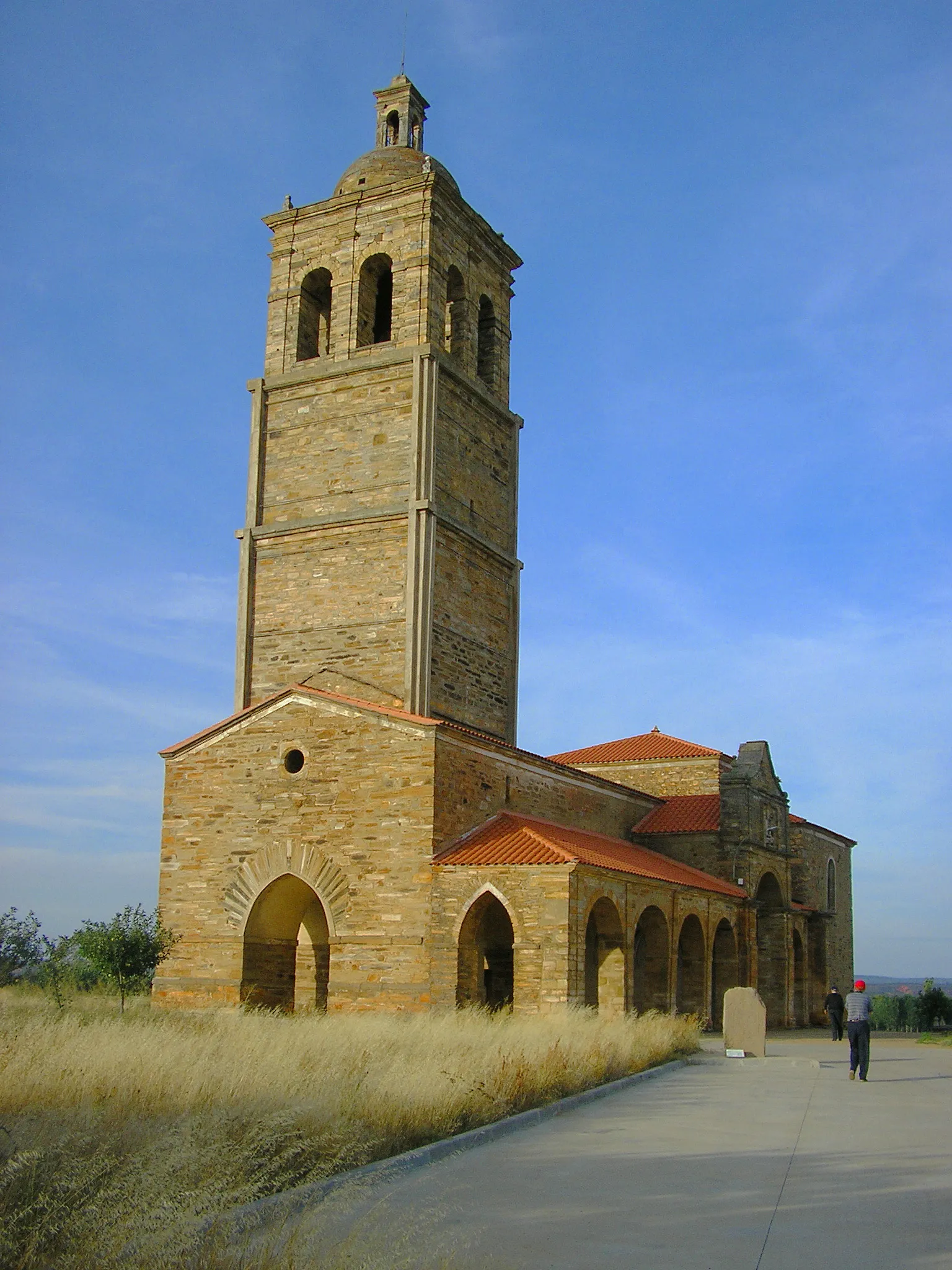 Photo showing: Church in the spanish village of Tabuyo del Monte, province of León