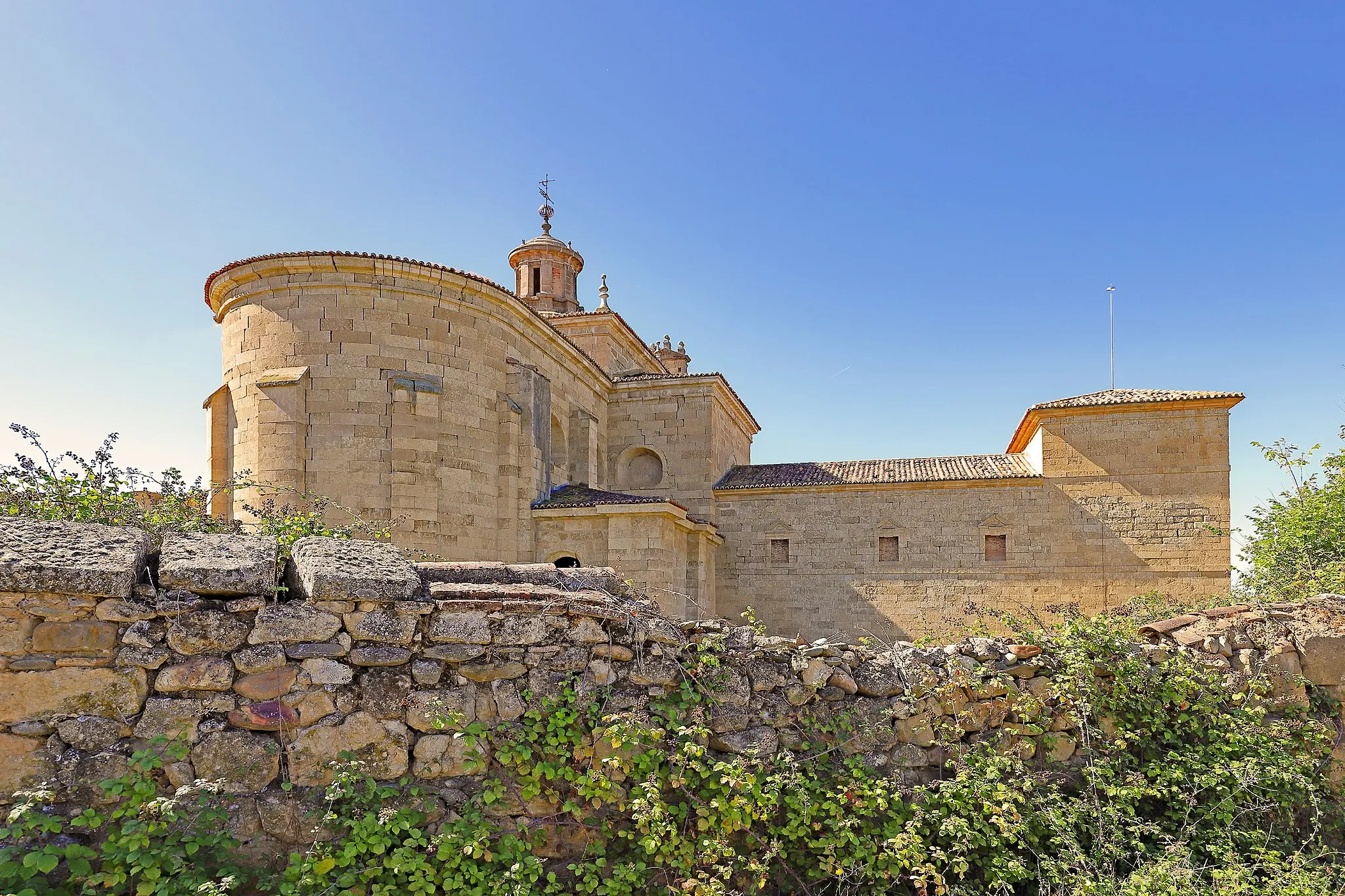 Photo showing: Monasterio de la Caridad es un edificio del siglo XVII, reutilizado como campo de concentración en la Posguerra, en la pedanía de Sanjuanejo, municipio de Ciudad Rodrigo, provincia de Salamanca.