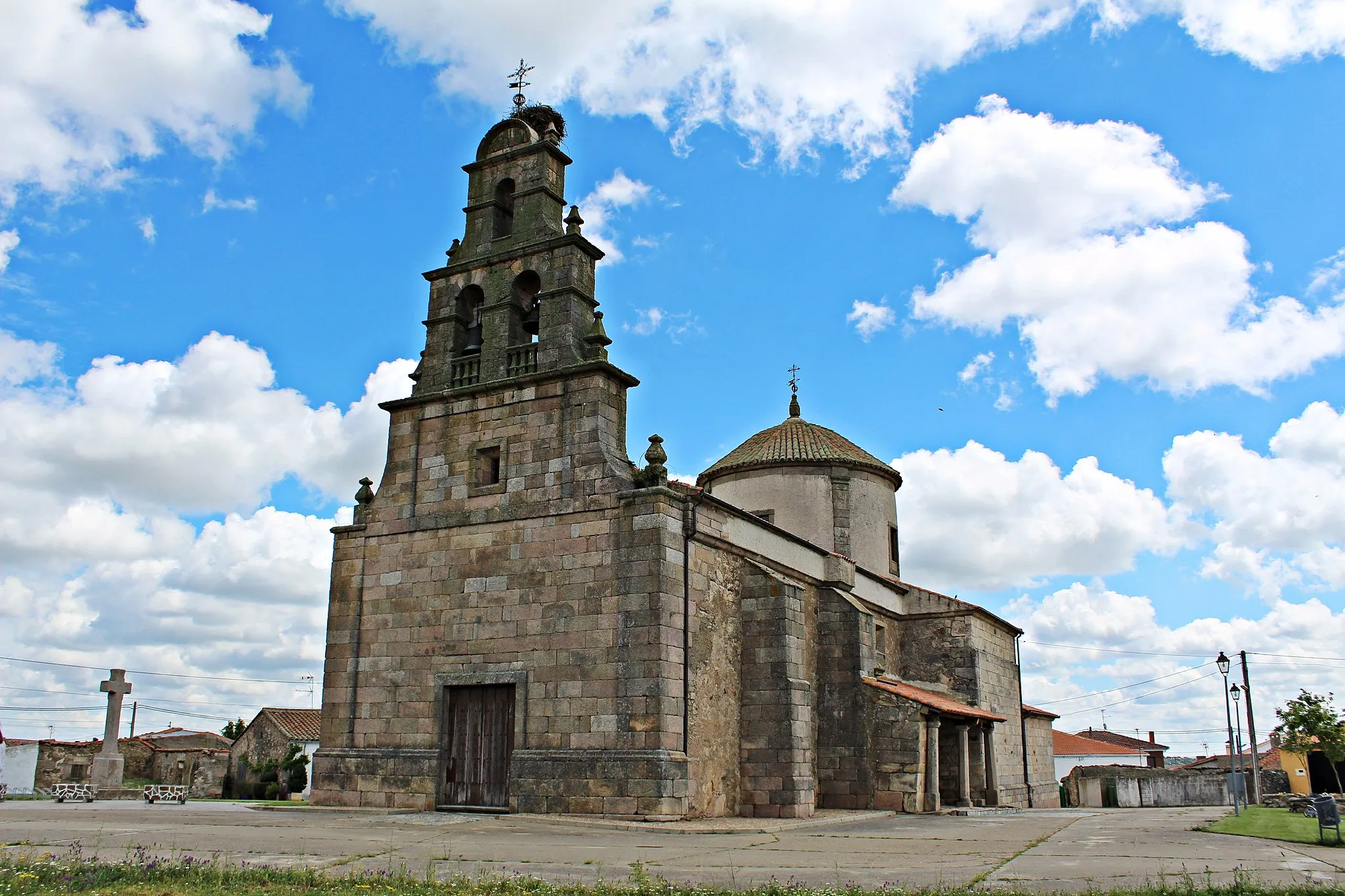 Photo showing: Iglesia de Santa María de Sando en su vista frontal, provincia de Salamanca