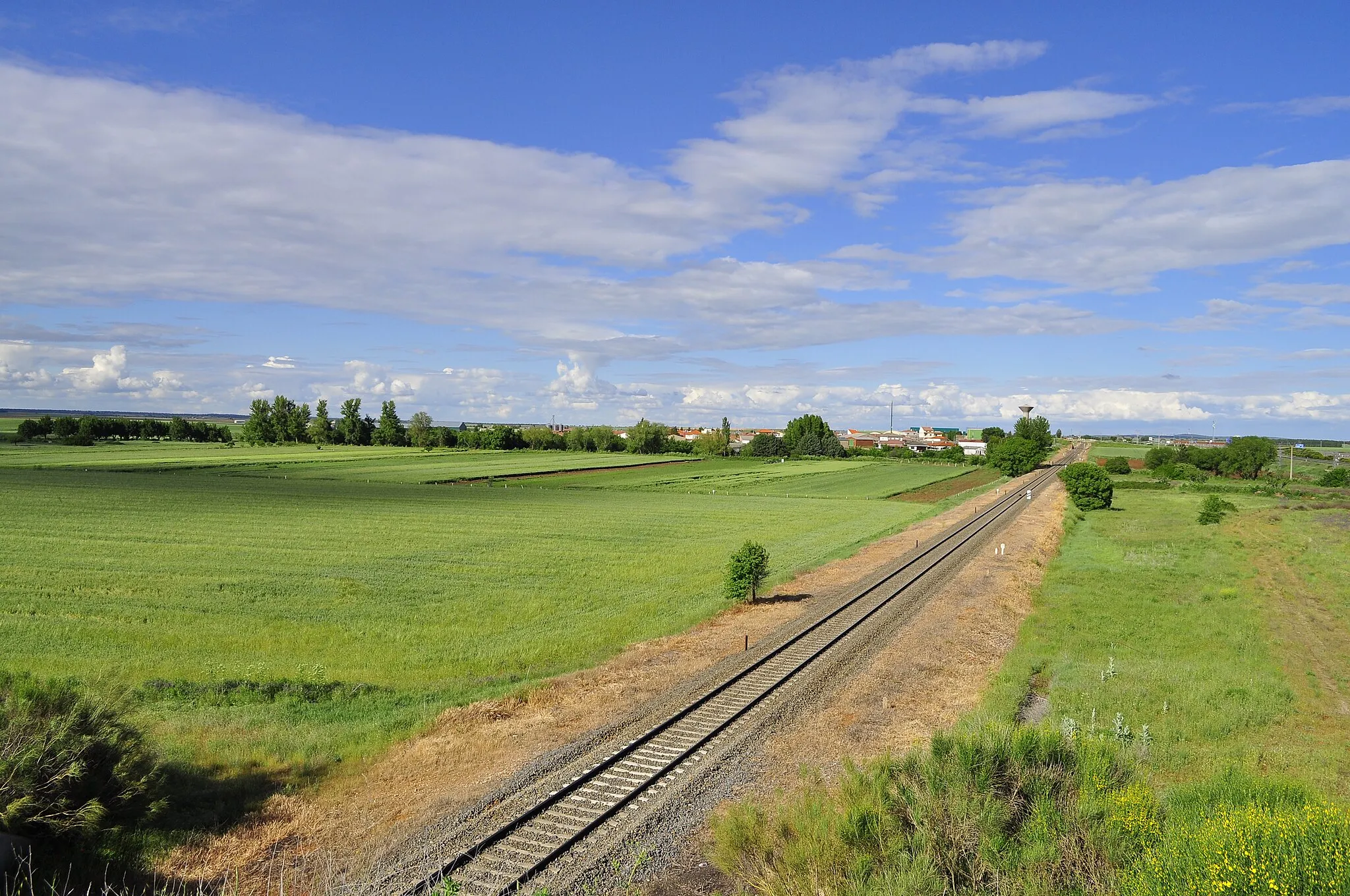 Photo showing: Via towards the village