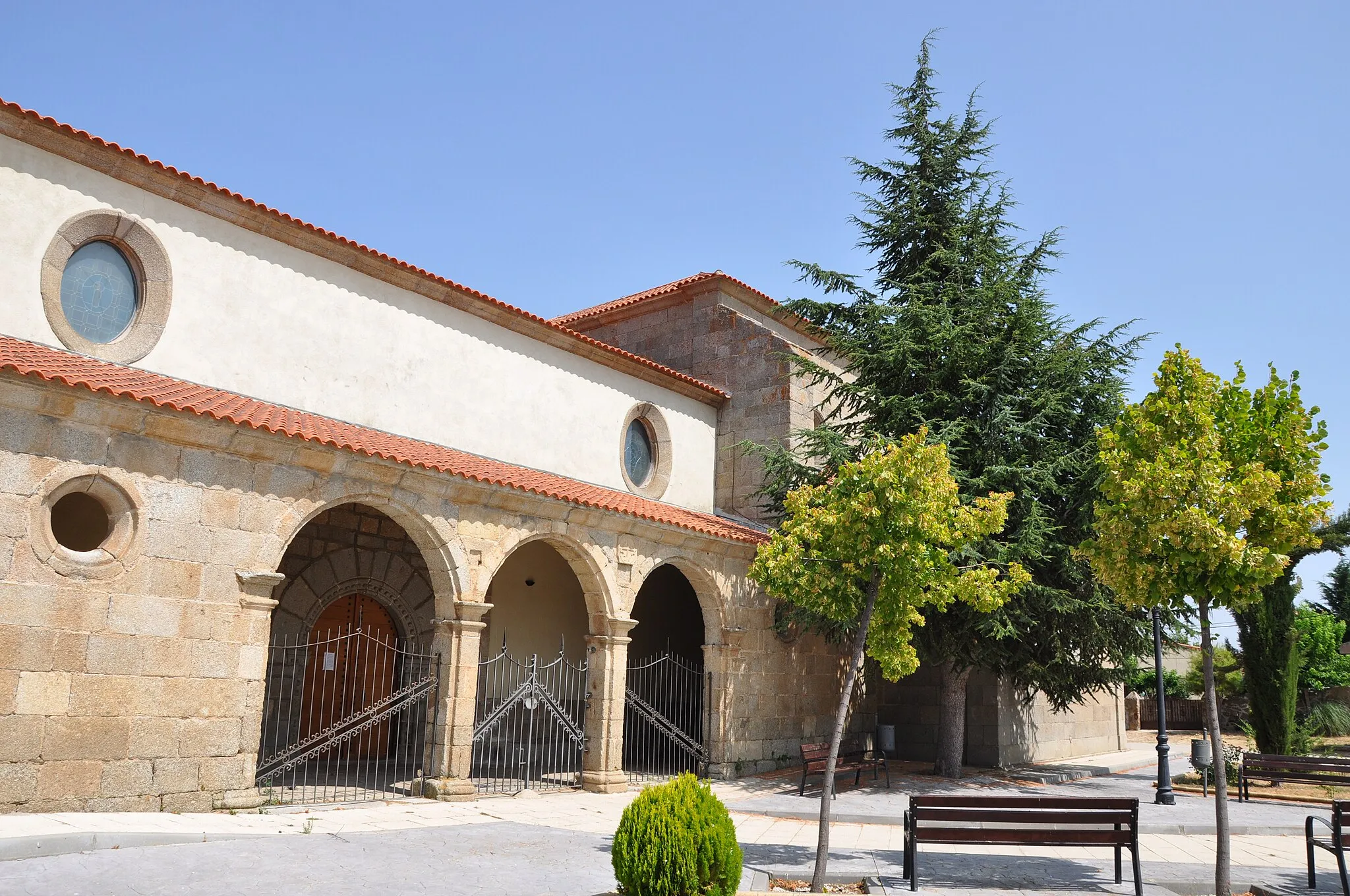 Photo showing: Atrio de la Iglesia de Gallegos de Solmirón Salamanca, España