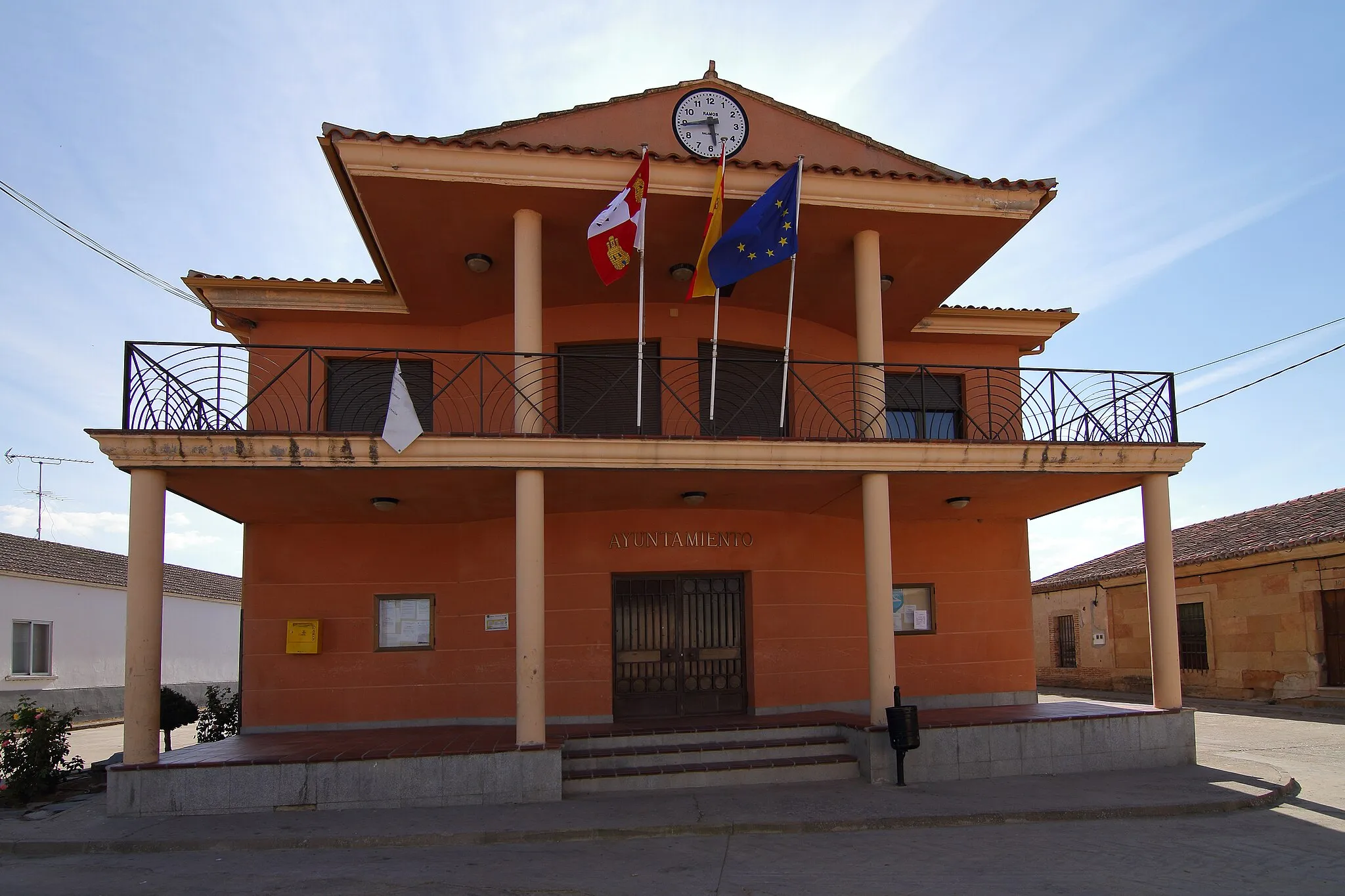 Photo showing: Ayuntamiento de Alconada