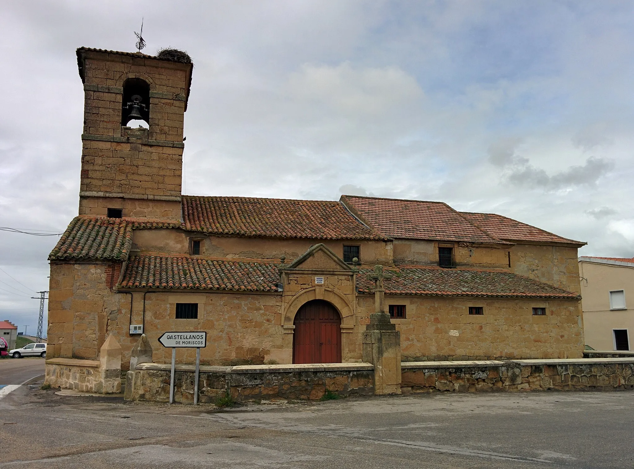 Photo showing: Iglesia de San Pedro Apóstol, en Moriscos (Salamanca, España).
