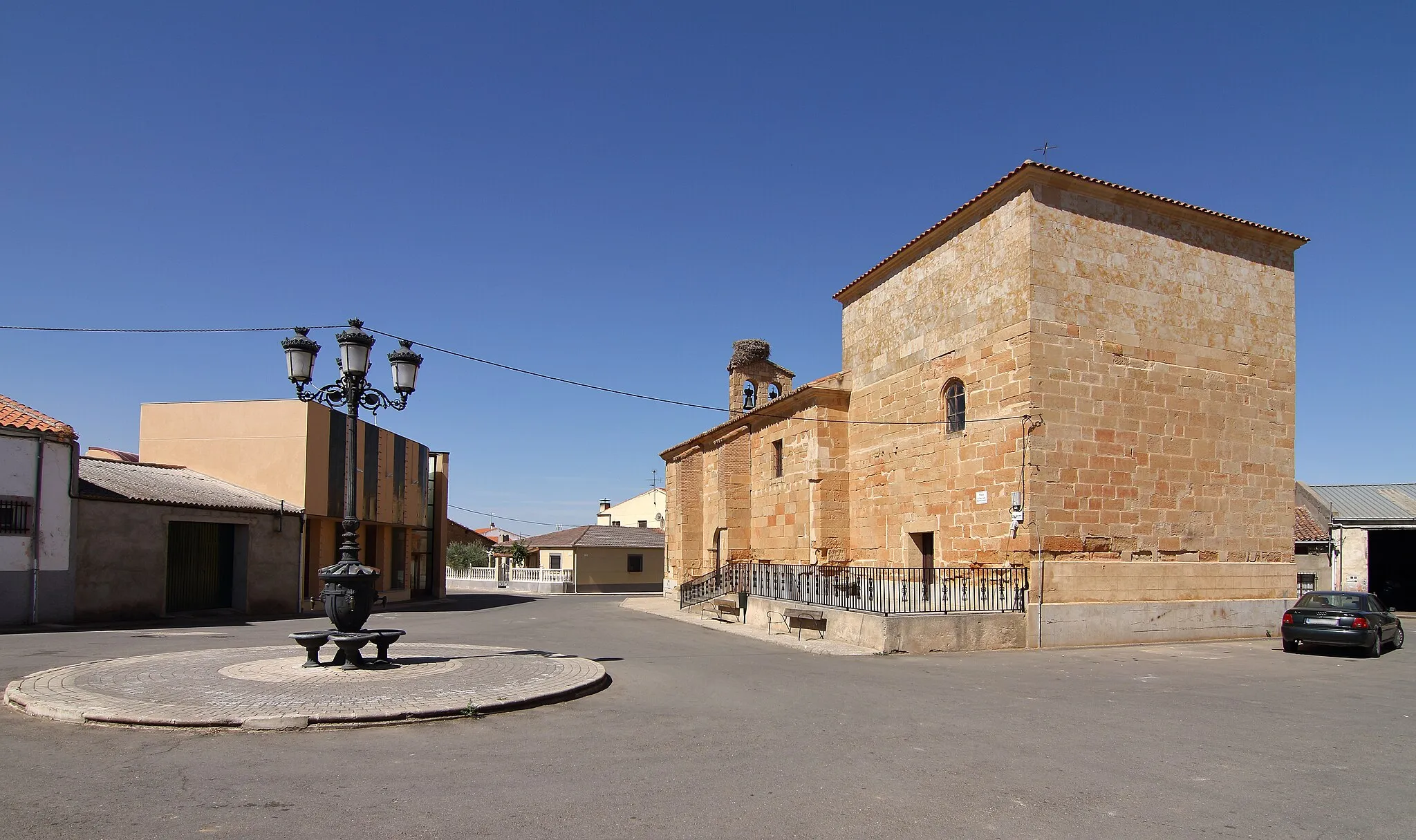Photo showing: Plaza Mayor, ayuntamiento e iglesia