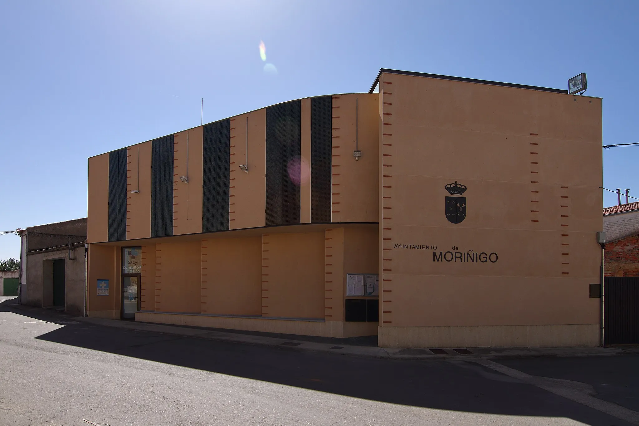 Photo showing: Ayuntamiento de Moriñigo