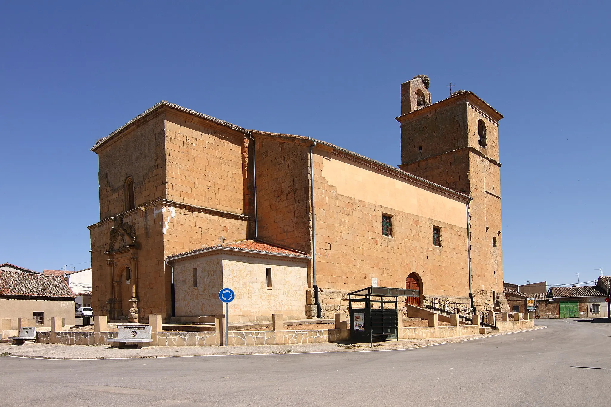 Photo showing: Iglesia de San Pedro Apóstol, fachada principal