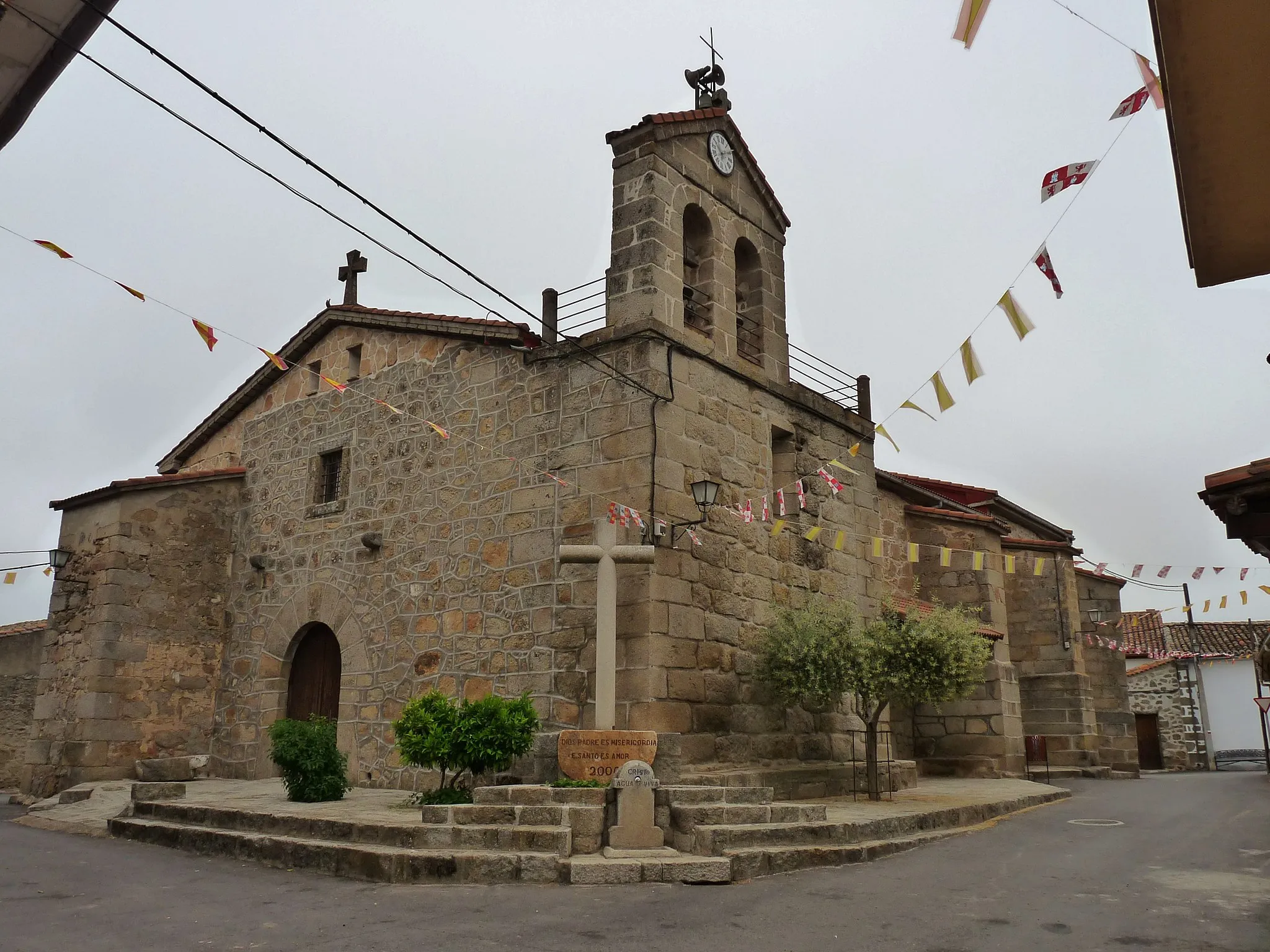 Photo showing: Church in Fresnedilla, Ávila, Castile and León, Spain.
