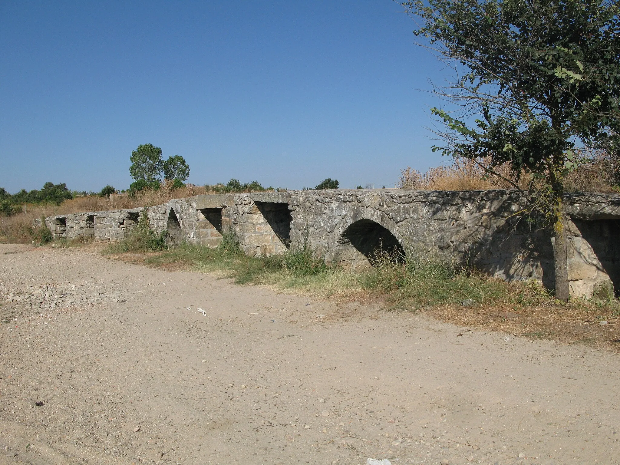 Photo showing: Puente medieval de Tamame (Peñausende, provincia de Zamora, España)