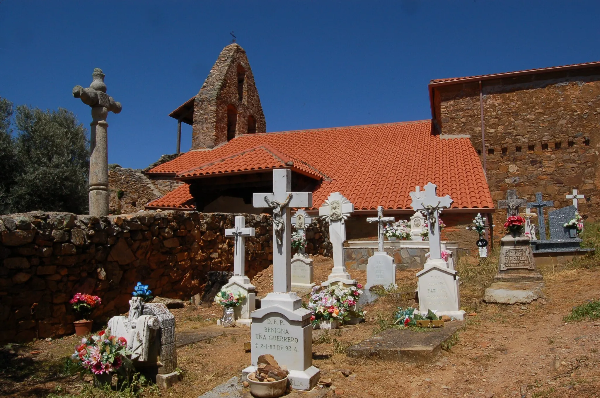 Photo showing: Cemiterio de Villageriz, a carón da igrexa