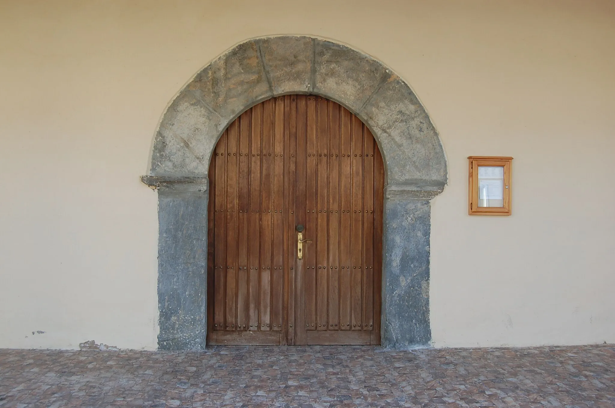 Photo showing: Porta da igrexa de Santa María de Valverde