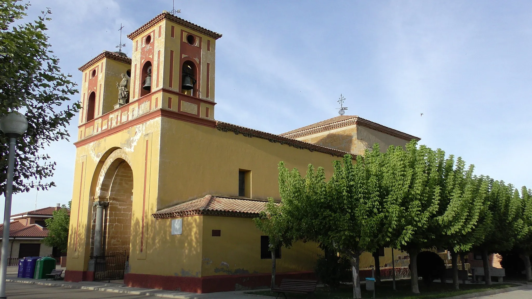 Photo showing: Villalazán