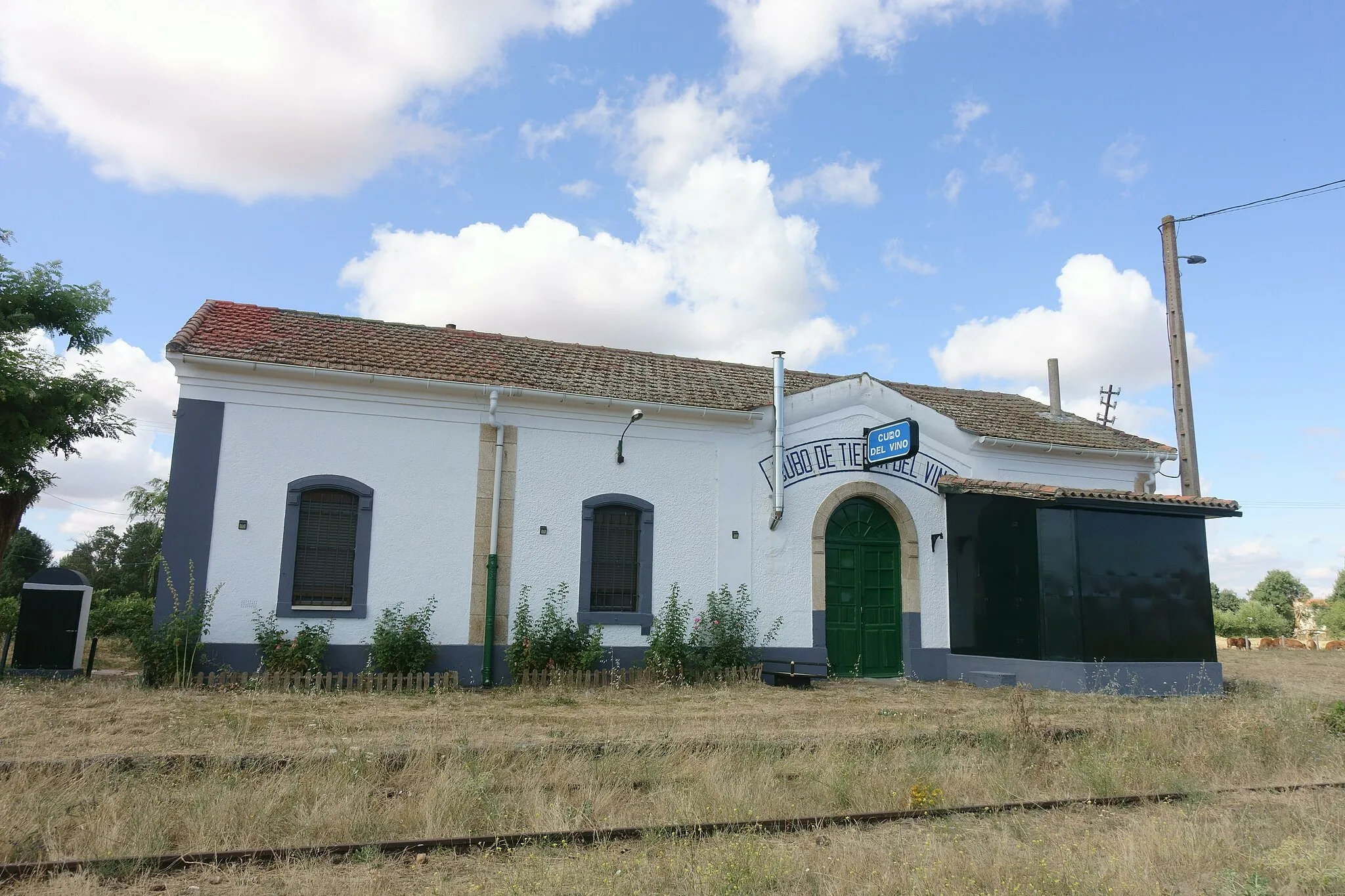 Photo showing: Antigua estación de ferrocarril de El Cubo de Tierra del Vino (Zamora, España).