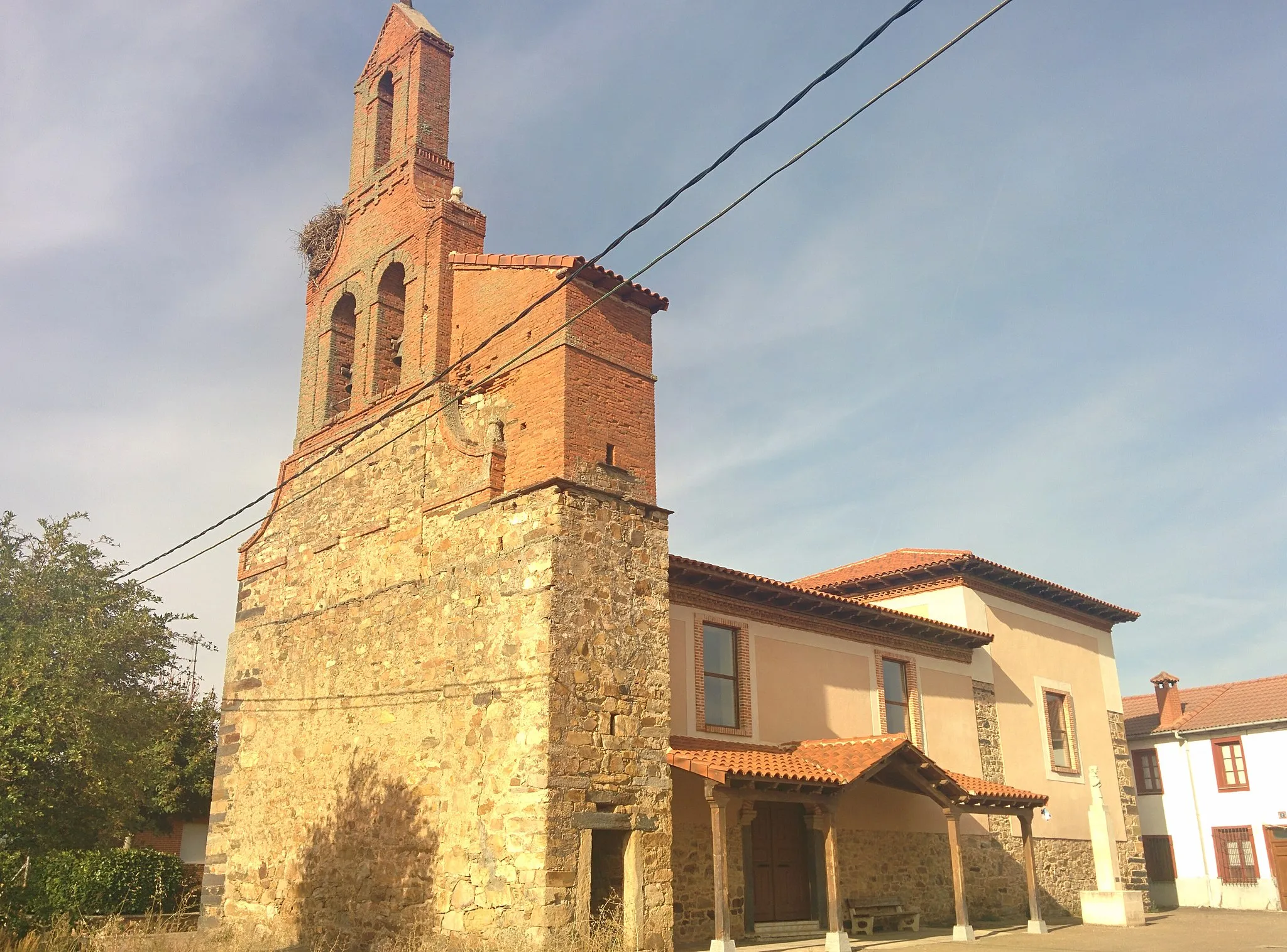 Photo showing: Iglesia de San Benito, Villamejil (León, España).