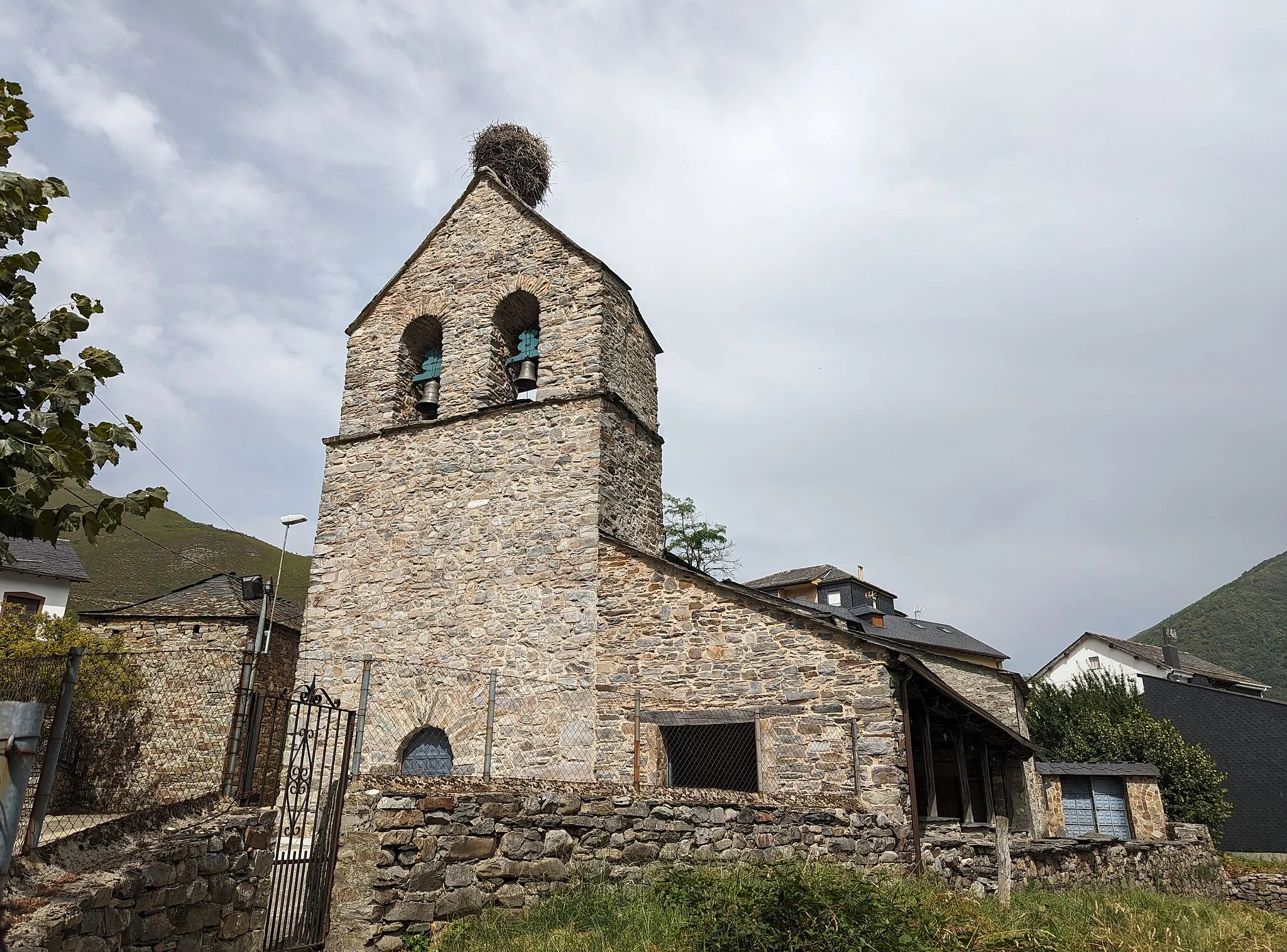 Photo showing: Iglesia de Santa Leocadia, Palacios del Sil (León, España).