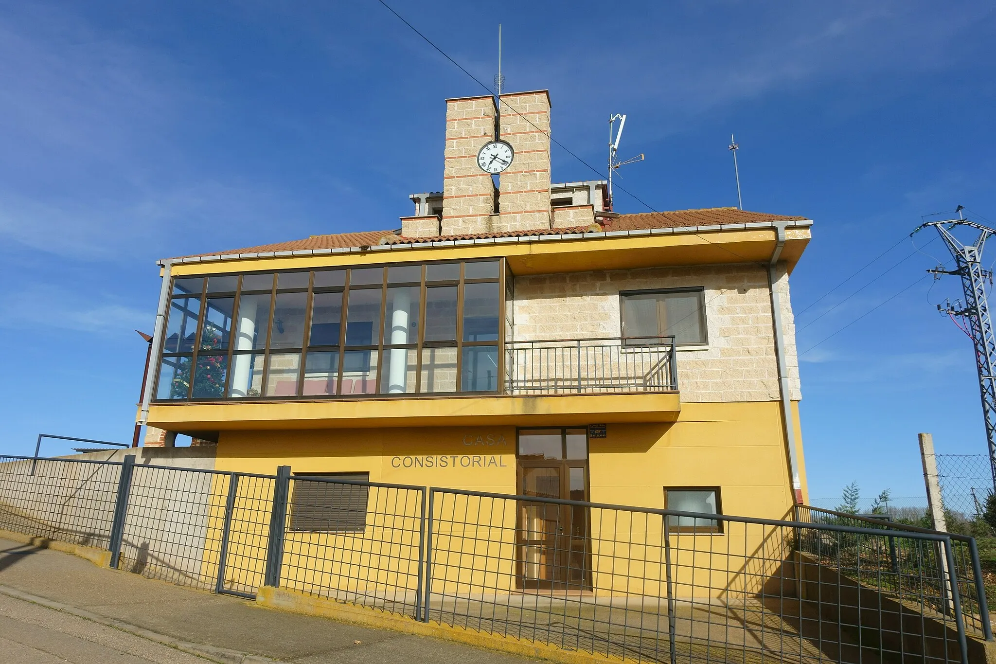 Photo showing: Casa consistorial de Villaobispo de Otero (León, España).