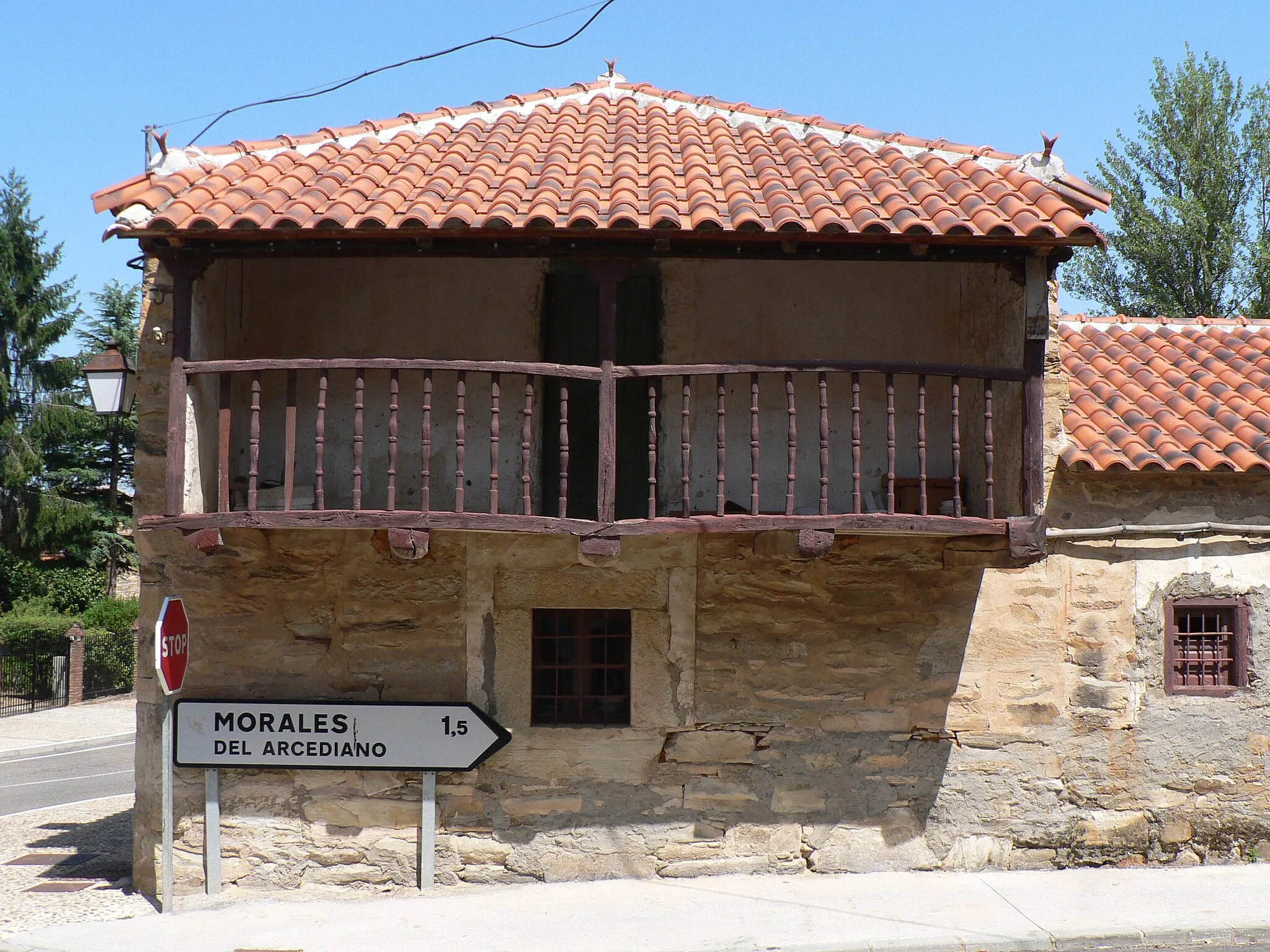 Photo showing: A typical house in Val de San Lorenzo, a spanish village in the Province of León