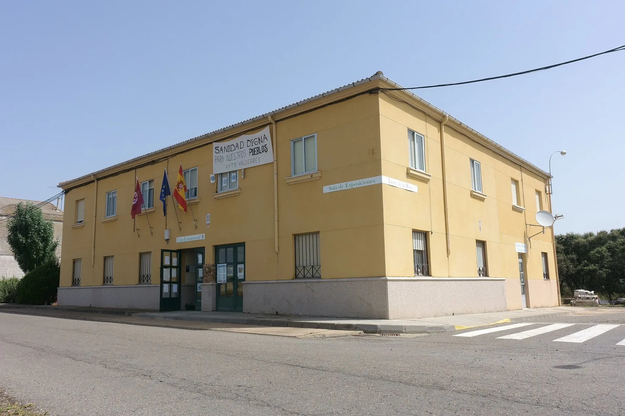 Photo showing: Casa consistorial de Valderrey (León, España).