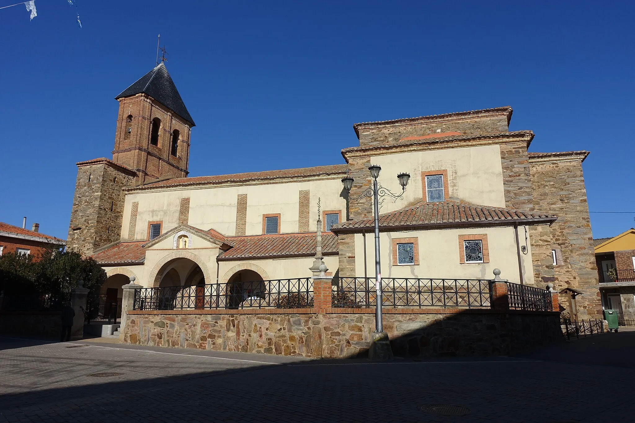 Photo showing: Iglesia de Santiago Apóstol, Villares de Órbigo (León, España).