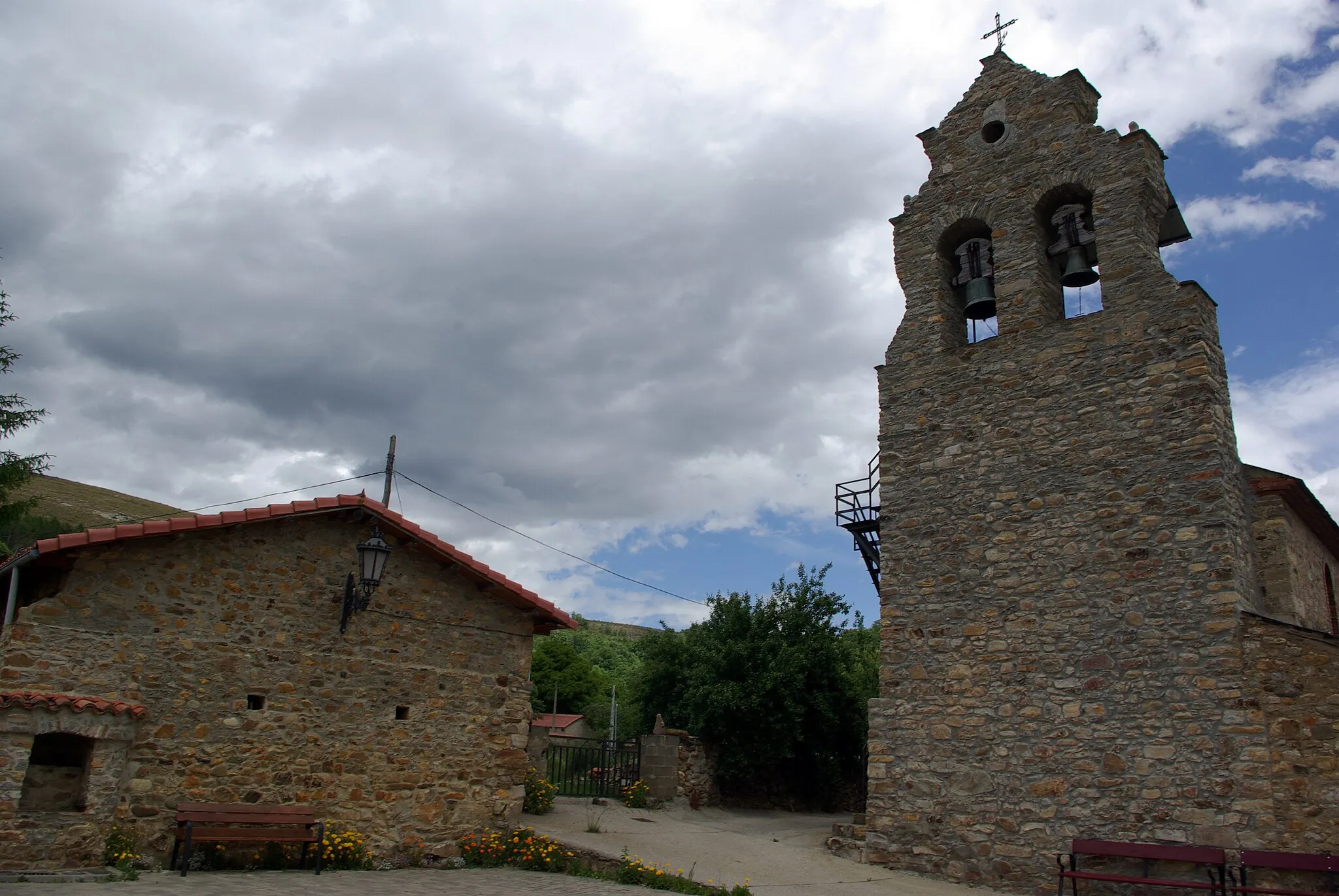 Photo showing: Church in Valdesamario (León, Spain).