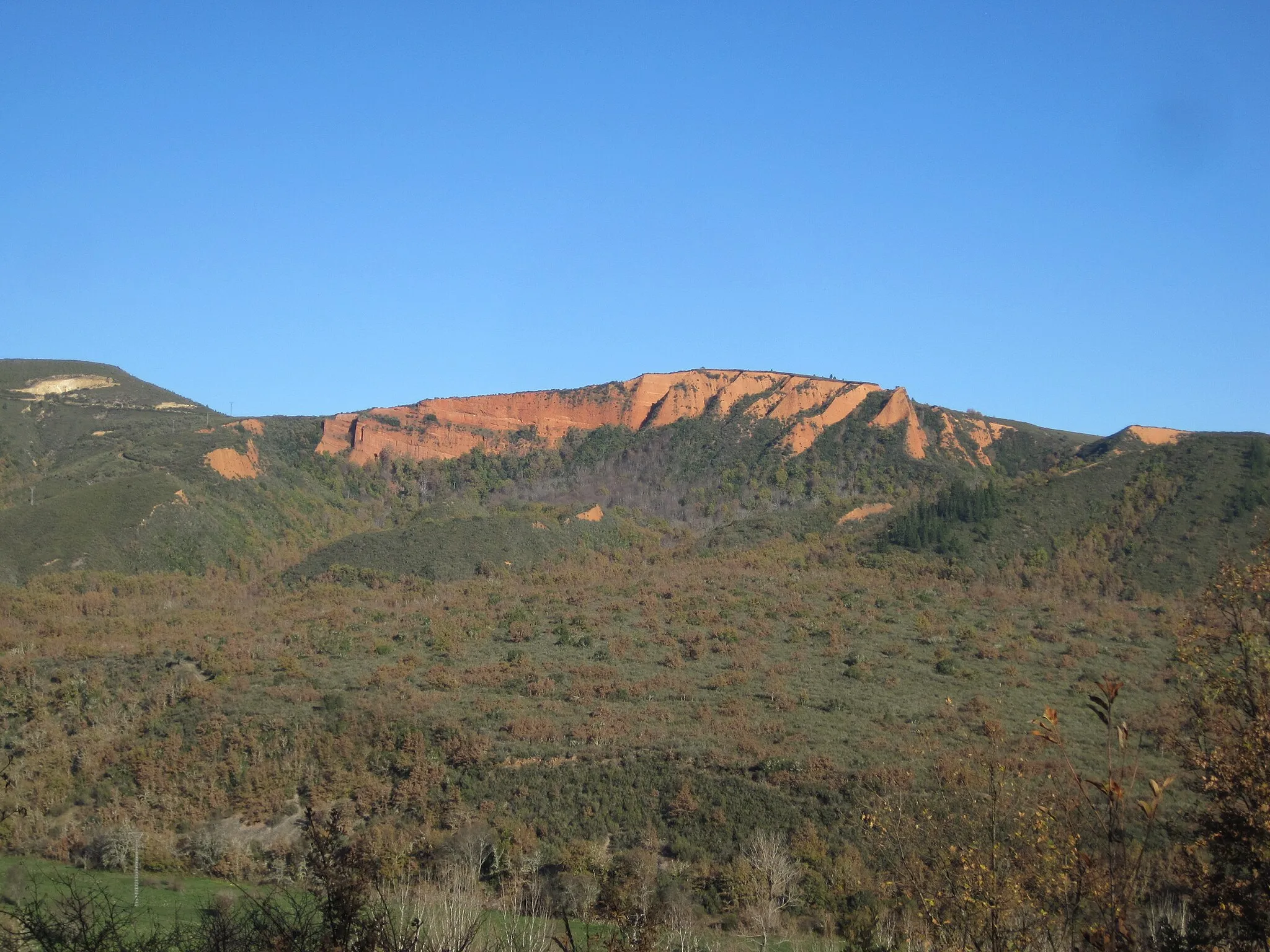 Photo showing: Vista general de la mina La Leitosa, en Paradaseca (León, España).