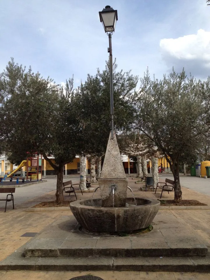 Photo showing: Fuente de los Cuatro Caños.