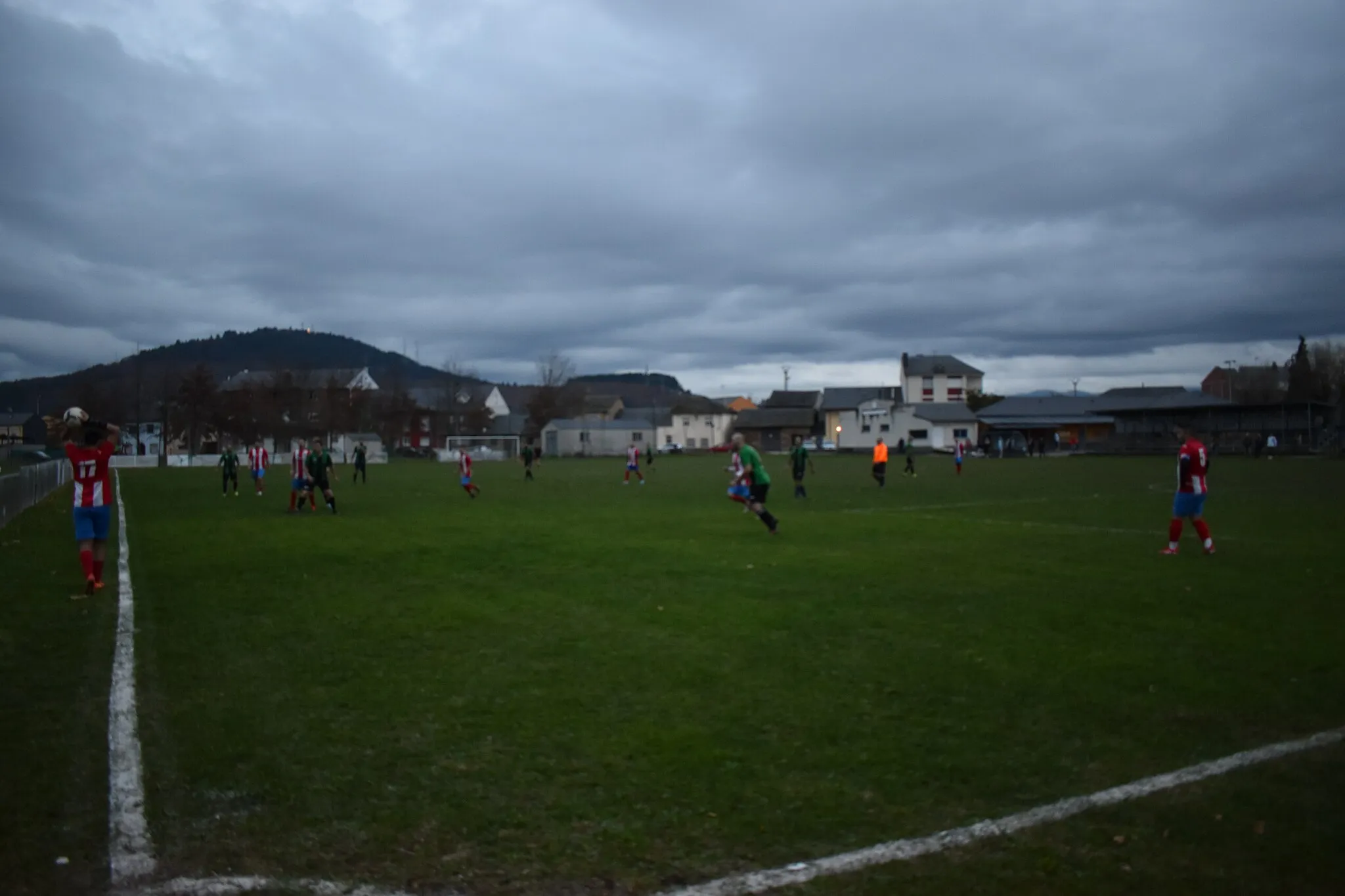 Photo showing: Partido de fútbol en Columbrianos