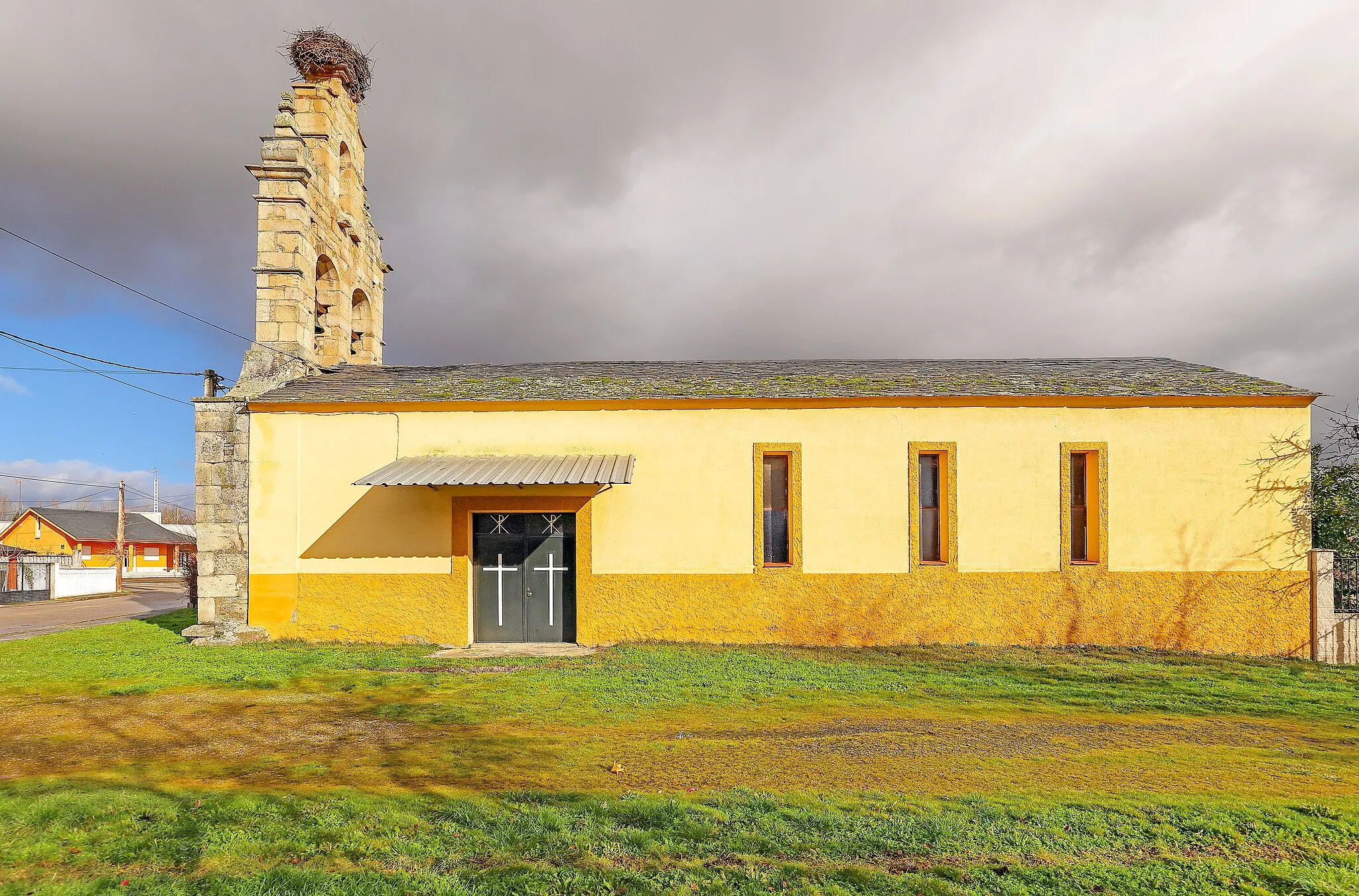 Photo showing: Hervededo es una localidad que pertenece al municipio de Camponaraya, comarca de El Bierzo, provincia de León.