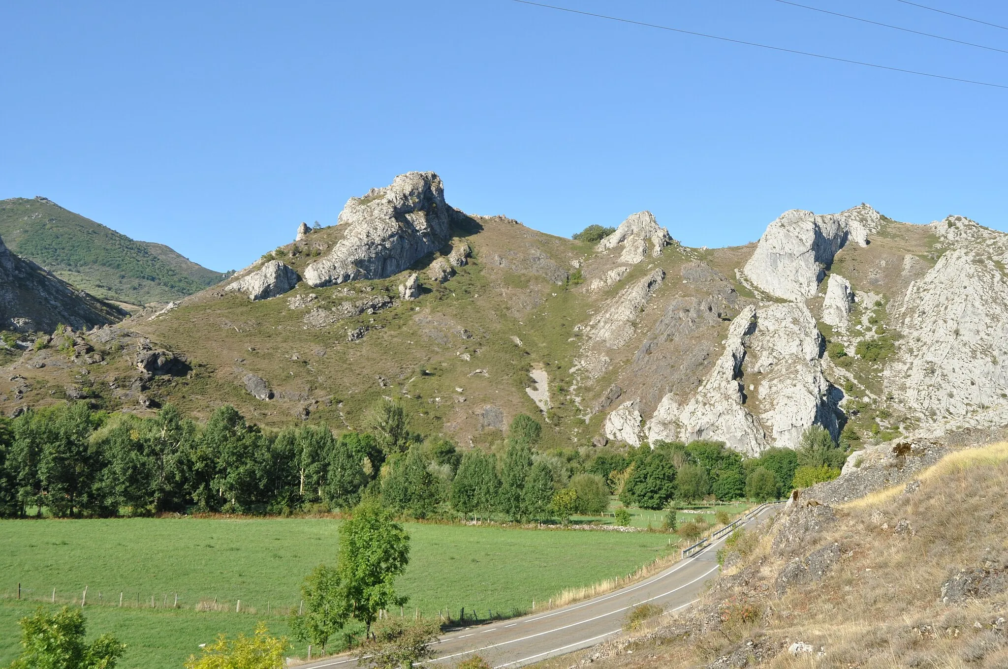 Photo showing: Ermita de Pruneda (Sena de Luna)